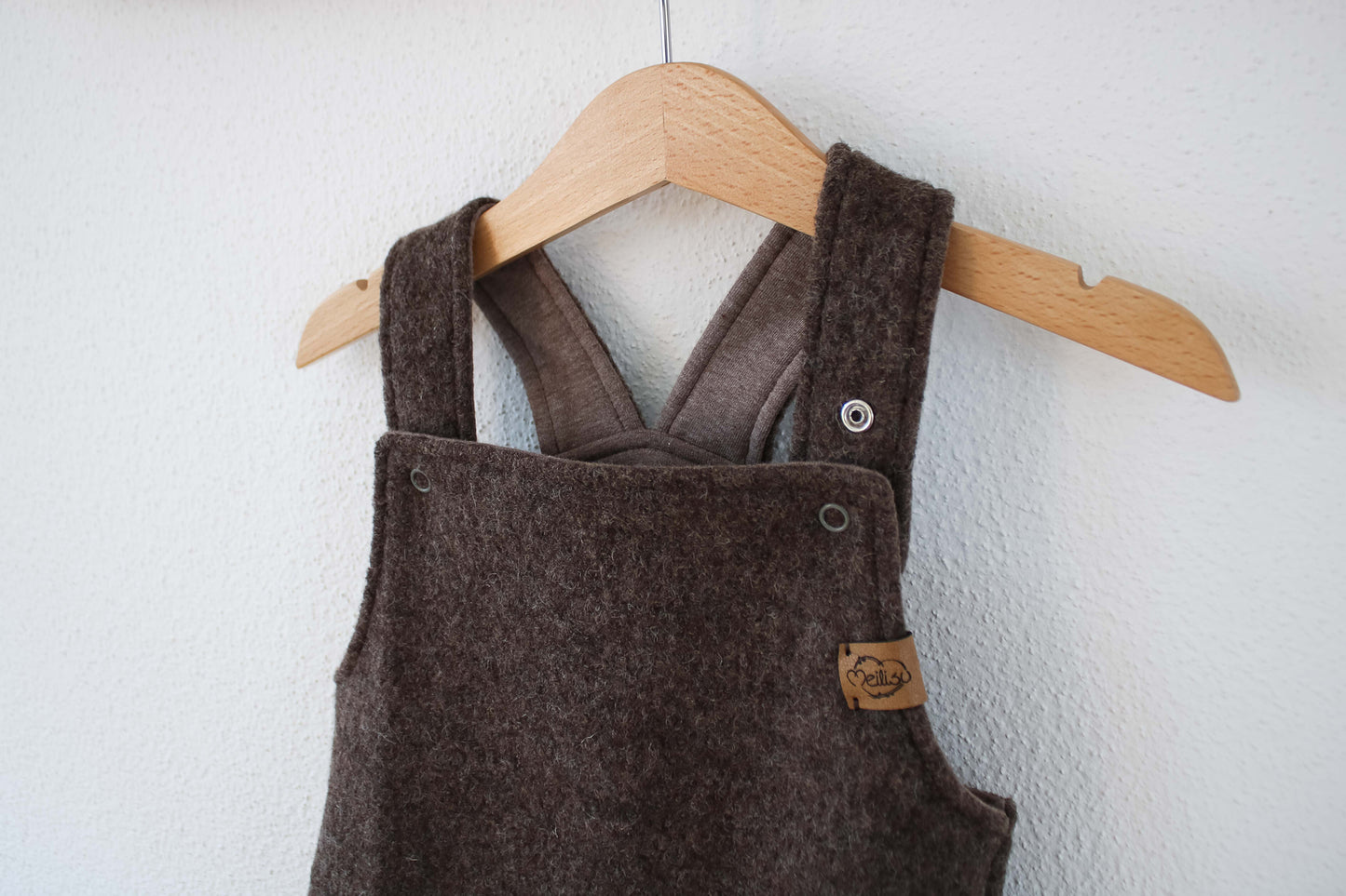 Wollwalk Latzhose (Braun meliert)