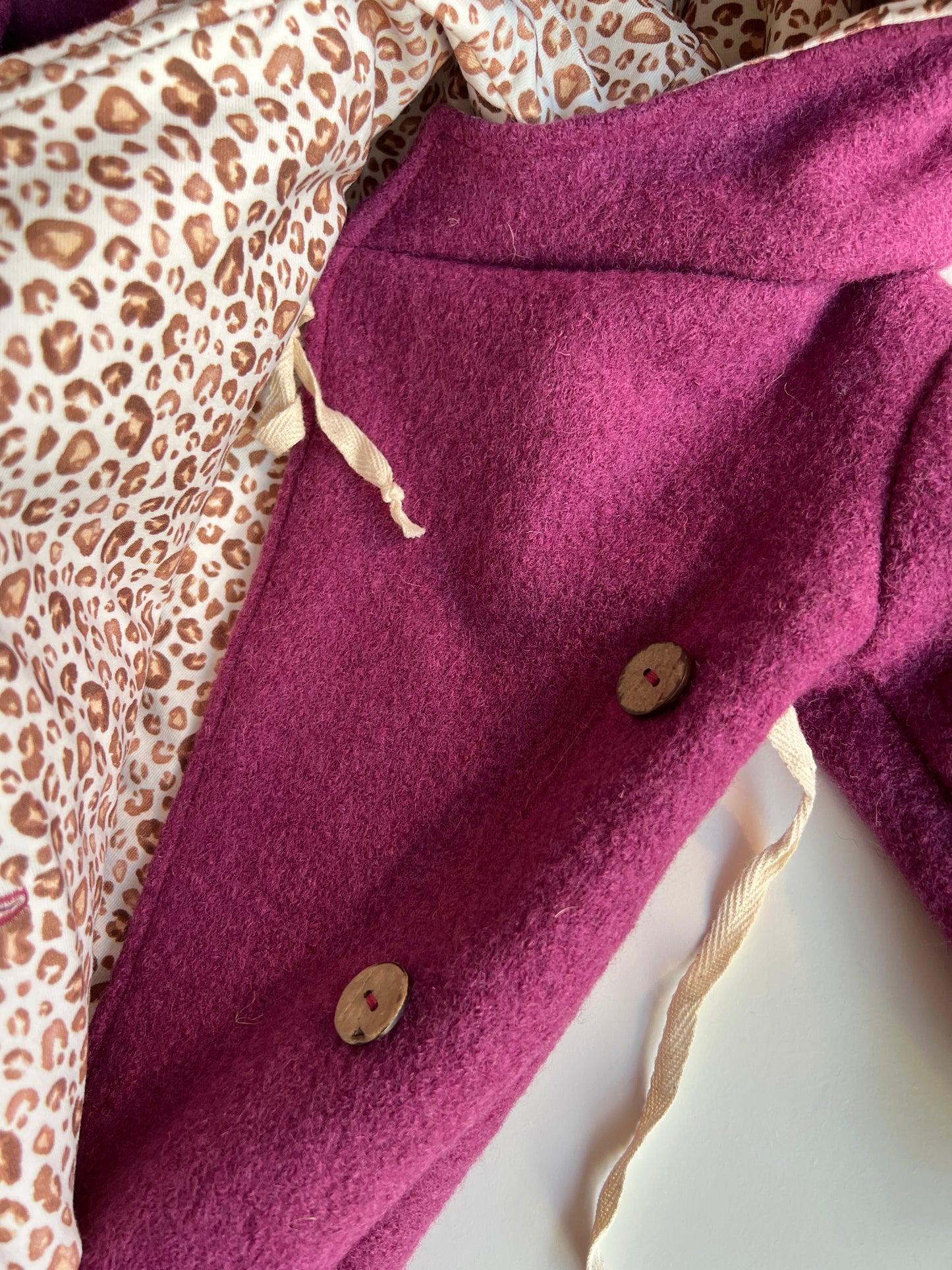 Wollwalk Overall "Leo" (Beere) - handgemacht