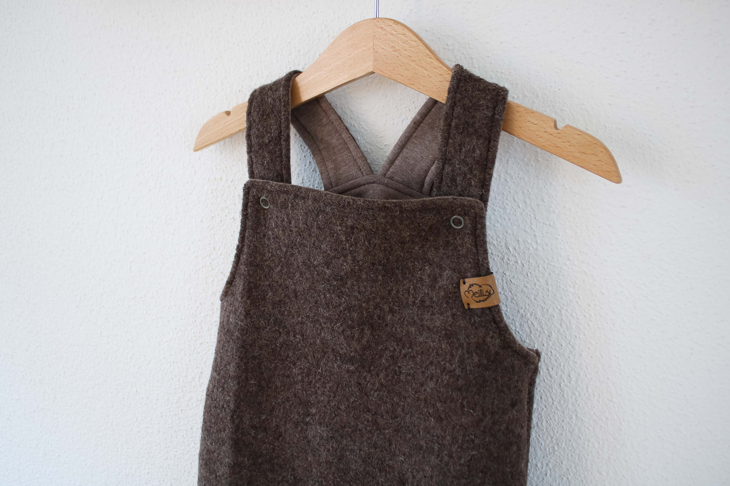Wollwalk Latzhose (Braun meliert)