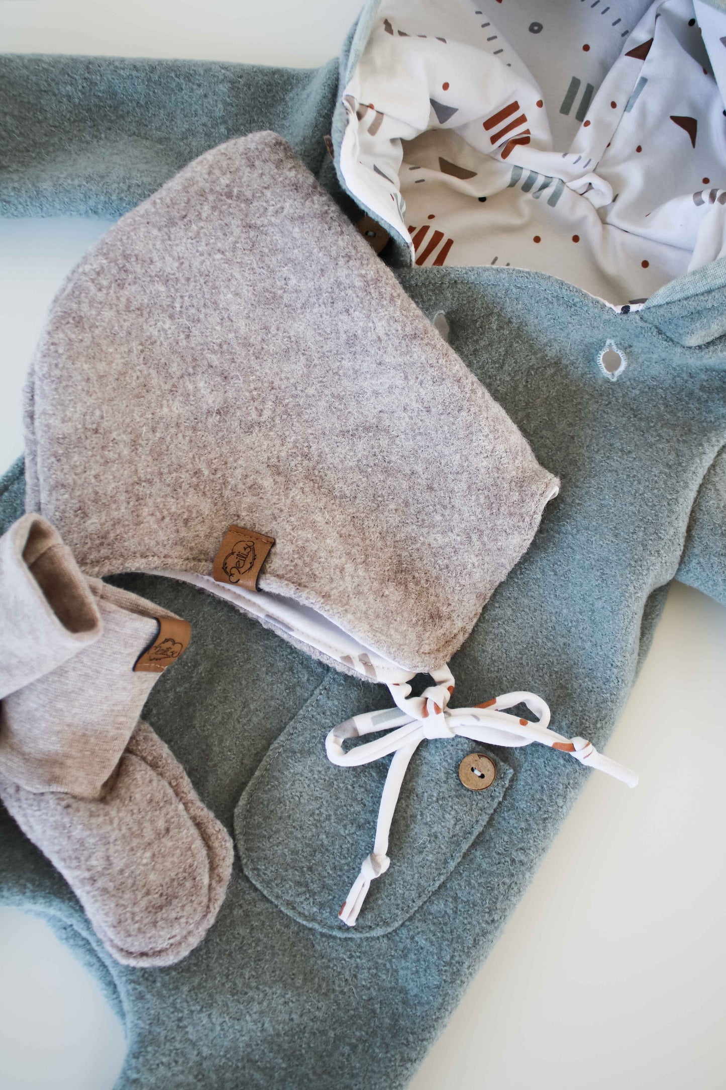 Wollwalk Overall "Geo" (Mint) mit Jerseyfutter