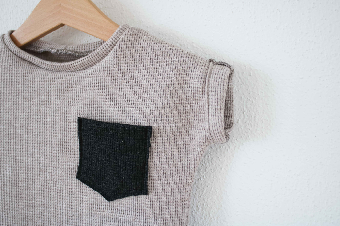 T-Shirt "Waffel" (Beige) mit Tasche