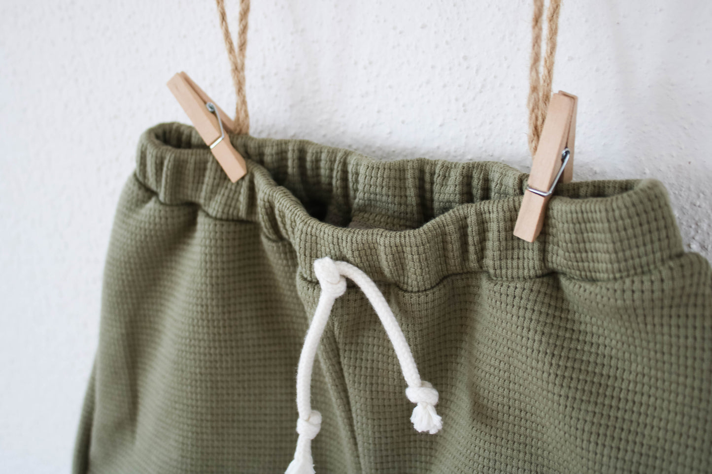 Shorts "Waffel" (Oliv)