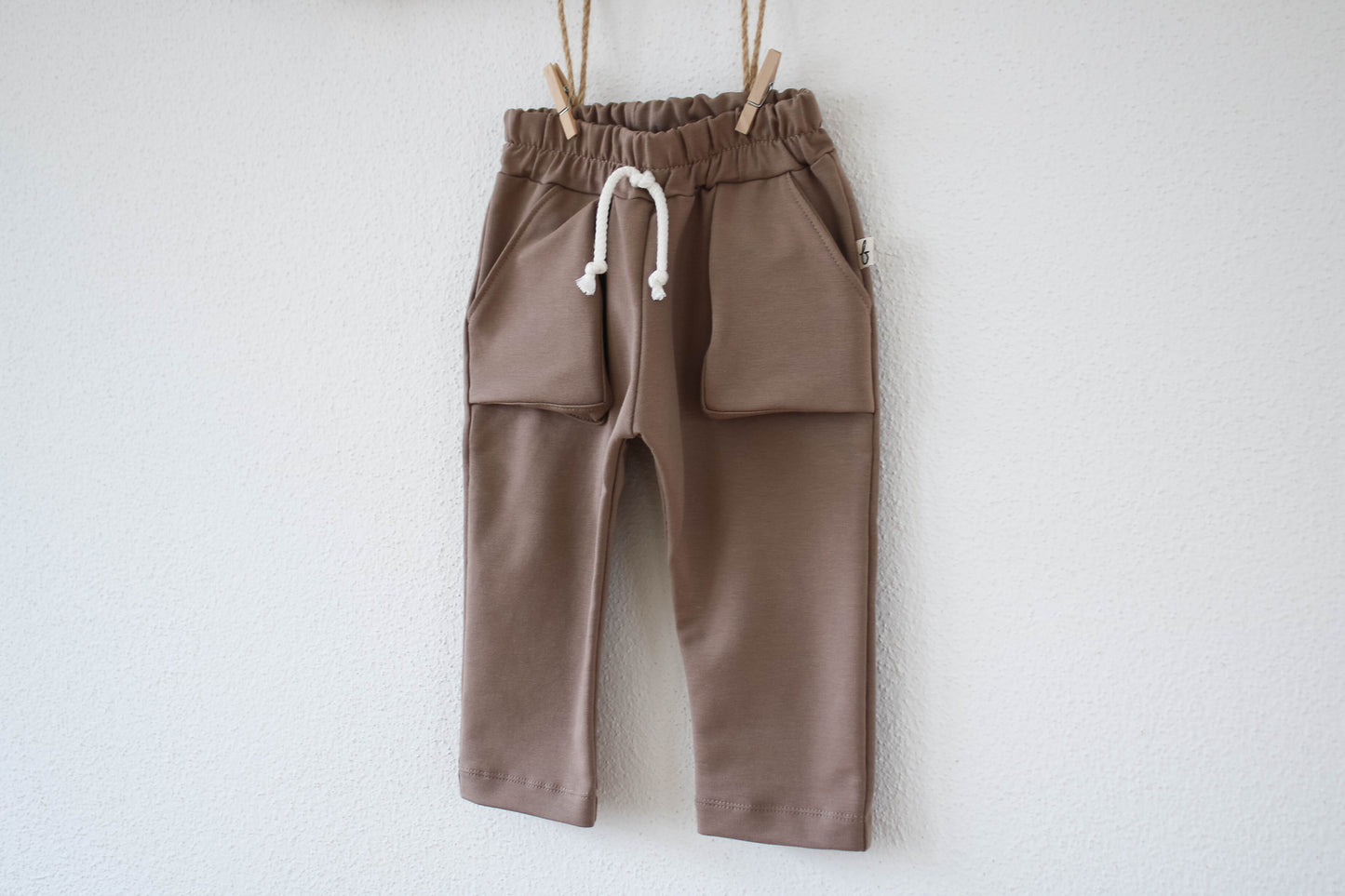 Joggers mit Taschen (Braun)