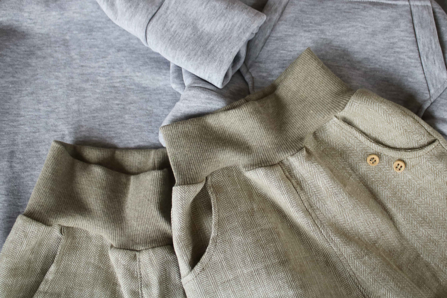 Knickerbocker "Natural Stripe" (Oliv)