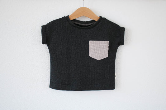 T-Shirt "Waffel" (Anthrazit) mit Tasche