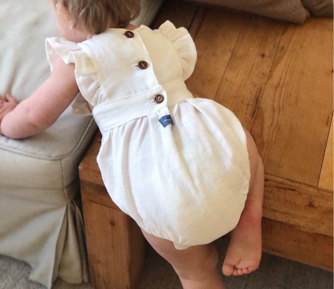 Ruffled Romper "Leinen" (Creme)