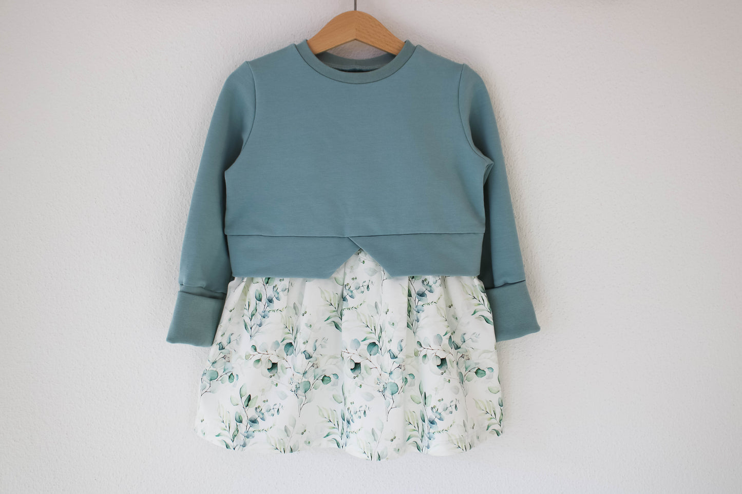 Kleidchen "Greenery" (Meeresgrün)
