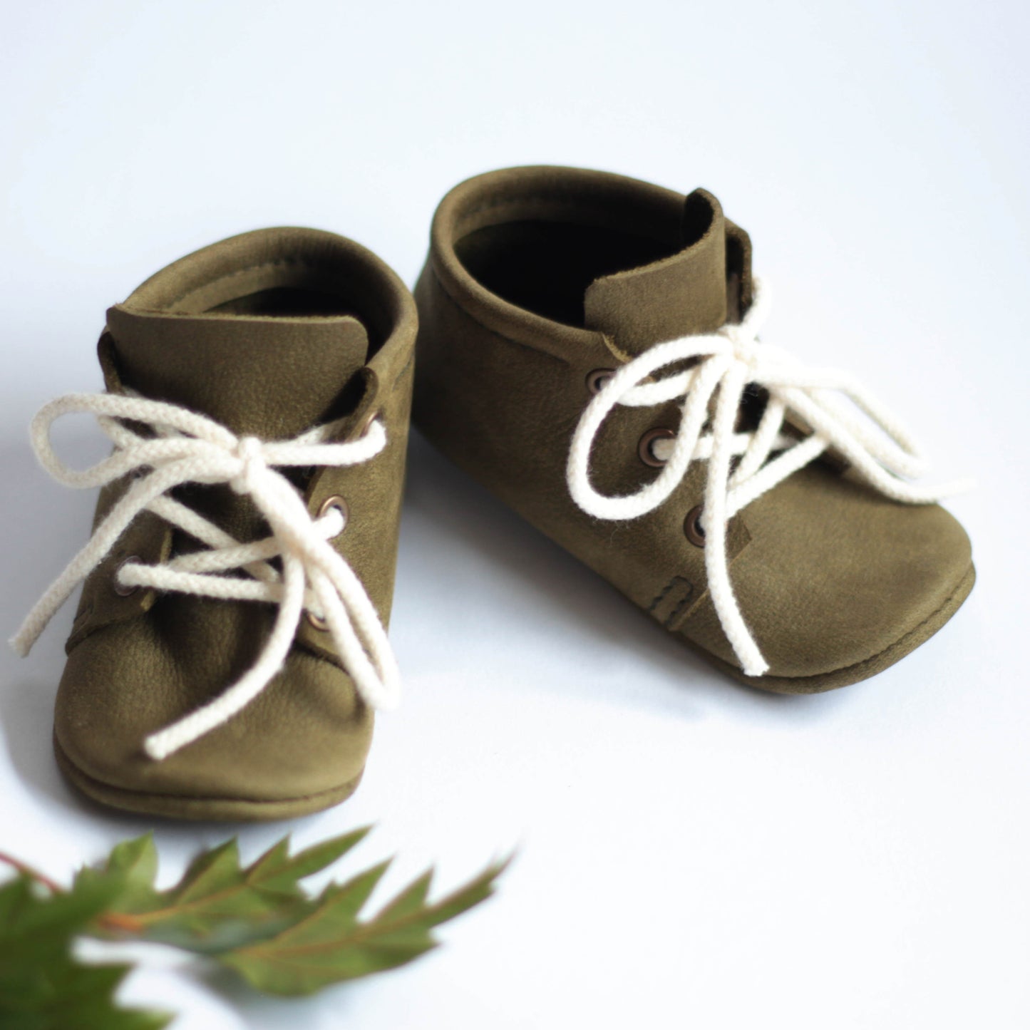Leder Schnürschuh (Oliv)