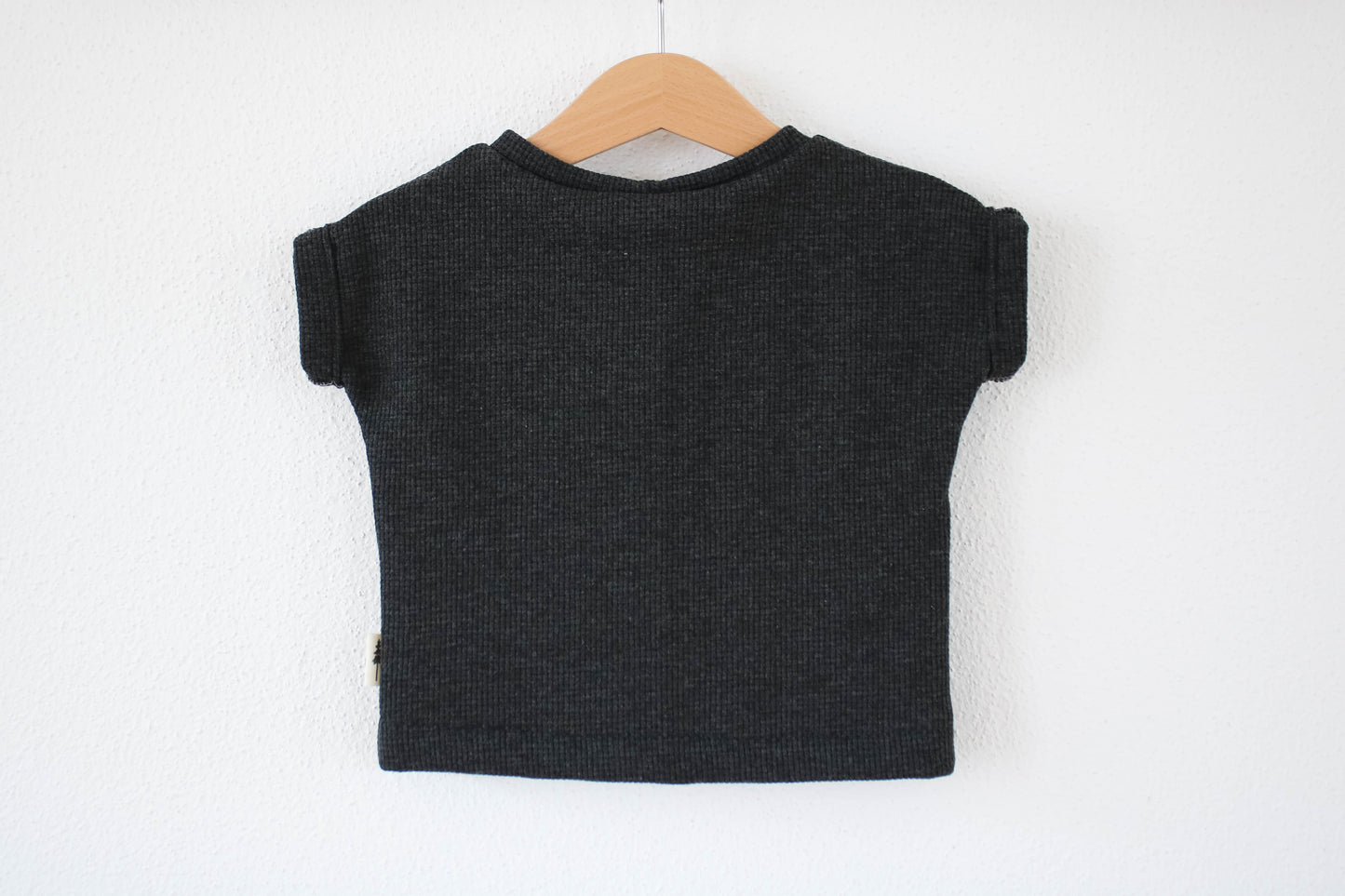 T-Shirt "Waffel" (Anthrazit) mit Tasche