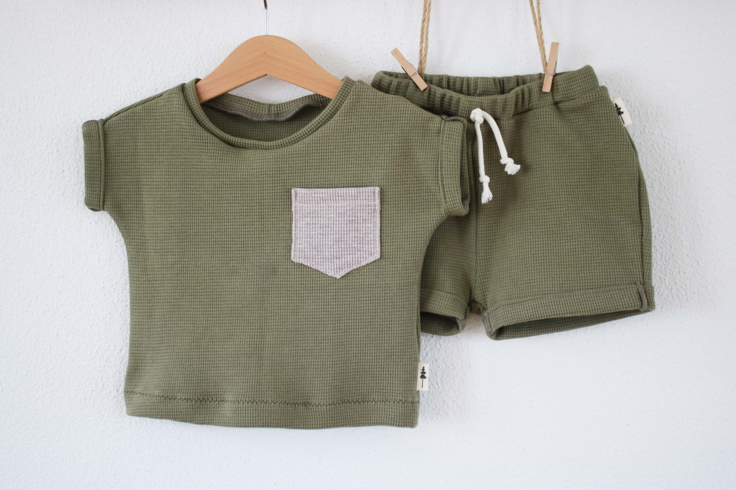 Shorts "Waffel" (Oliv)