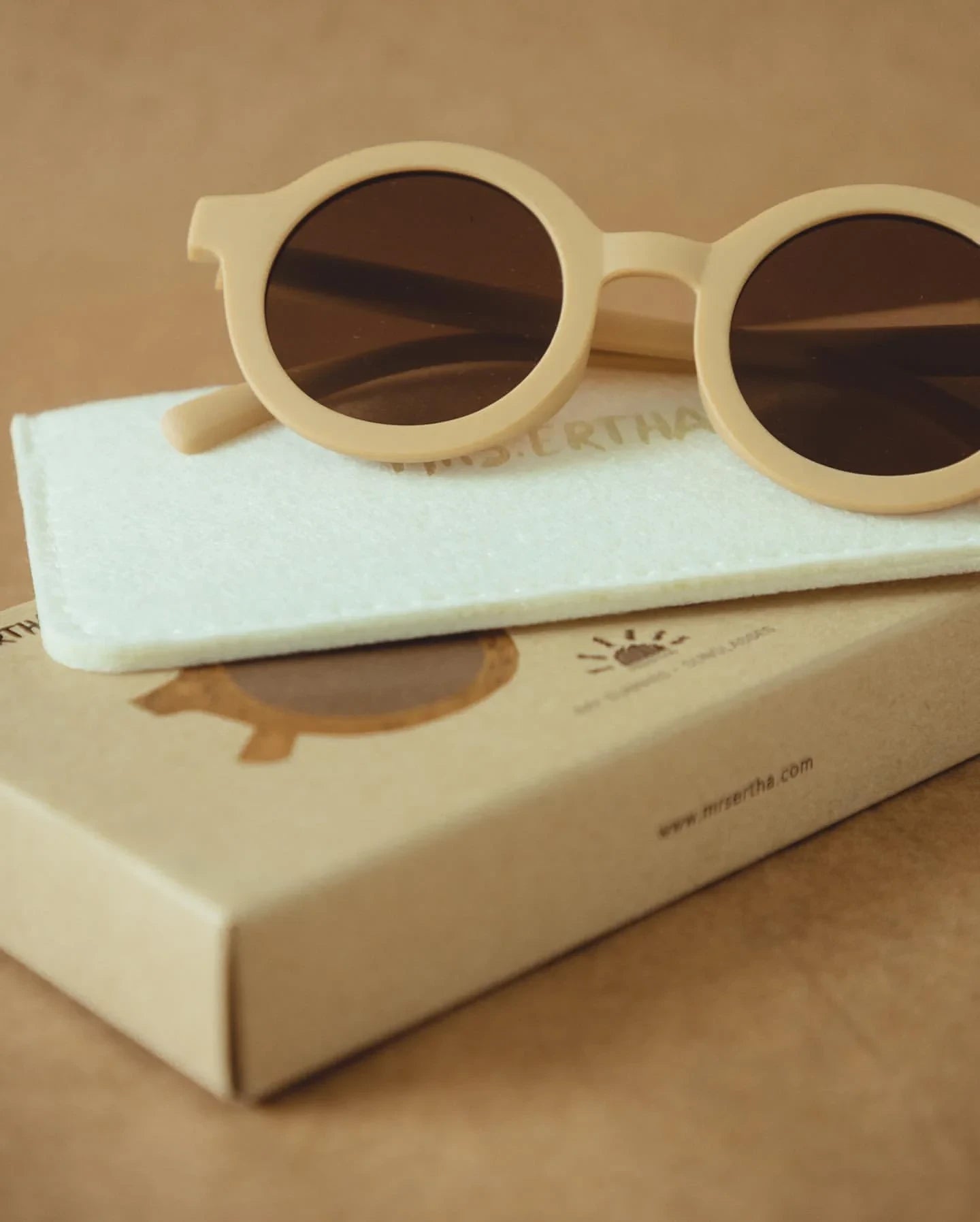 Kinder Sonnenbrille "Sunnie" (Latte) von Mrs. Ertha