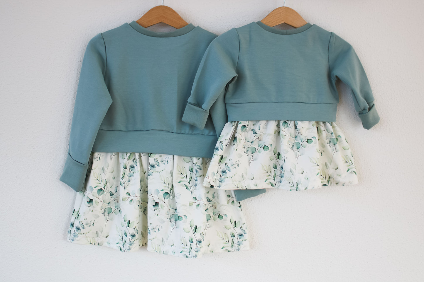 Kleidchen "Greenery" (Meeresgrün)
