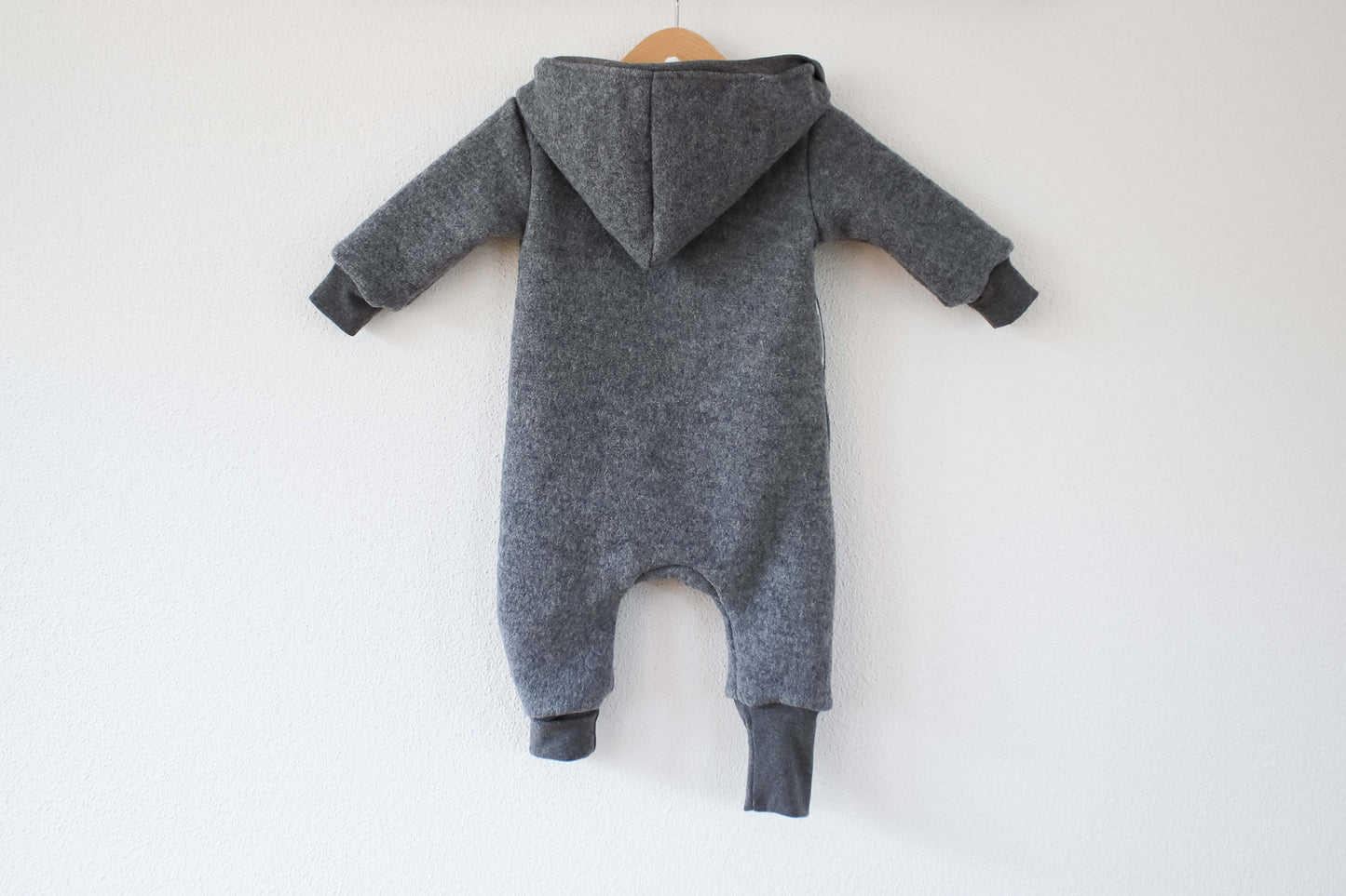 Wollwalk Overall "Regenbogen" (Hellgrau) mit Jerseyfutter