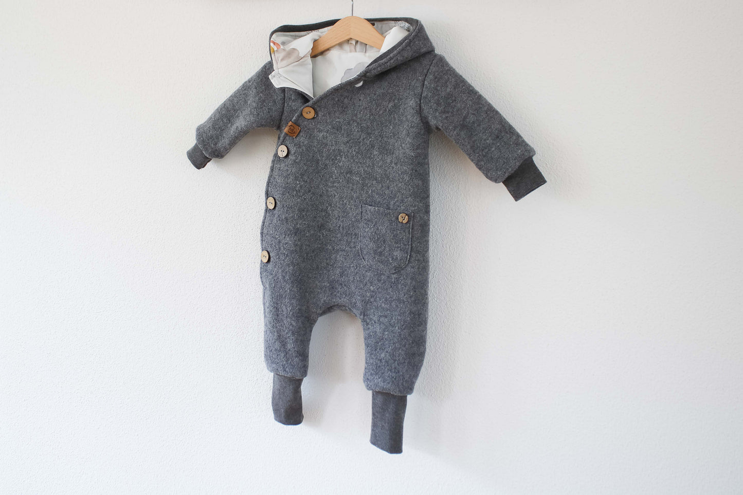 Wollwalk Overall "Regenbogen" (Hellgrau) mit Jerseyfutter