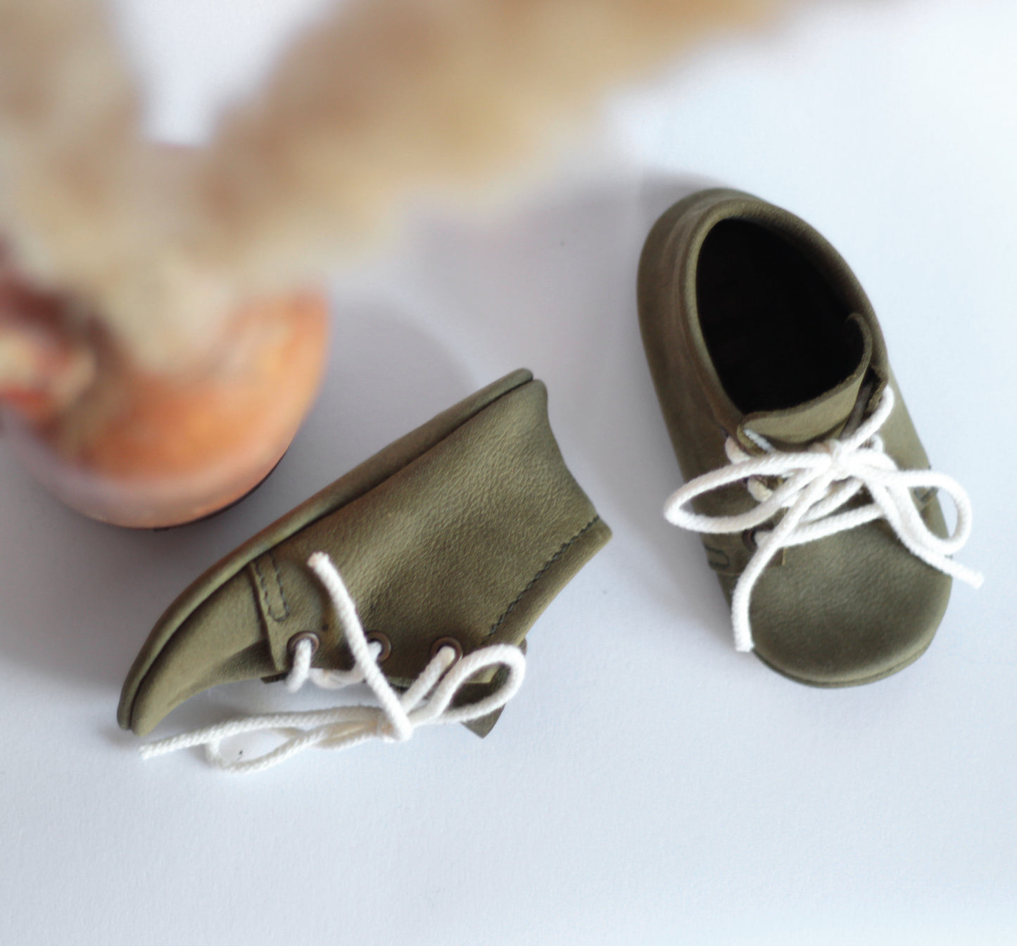 Leder Schnürschuh (Oliv)