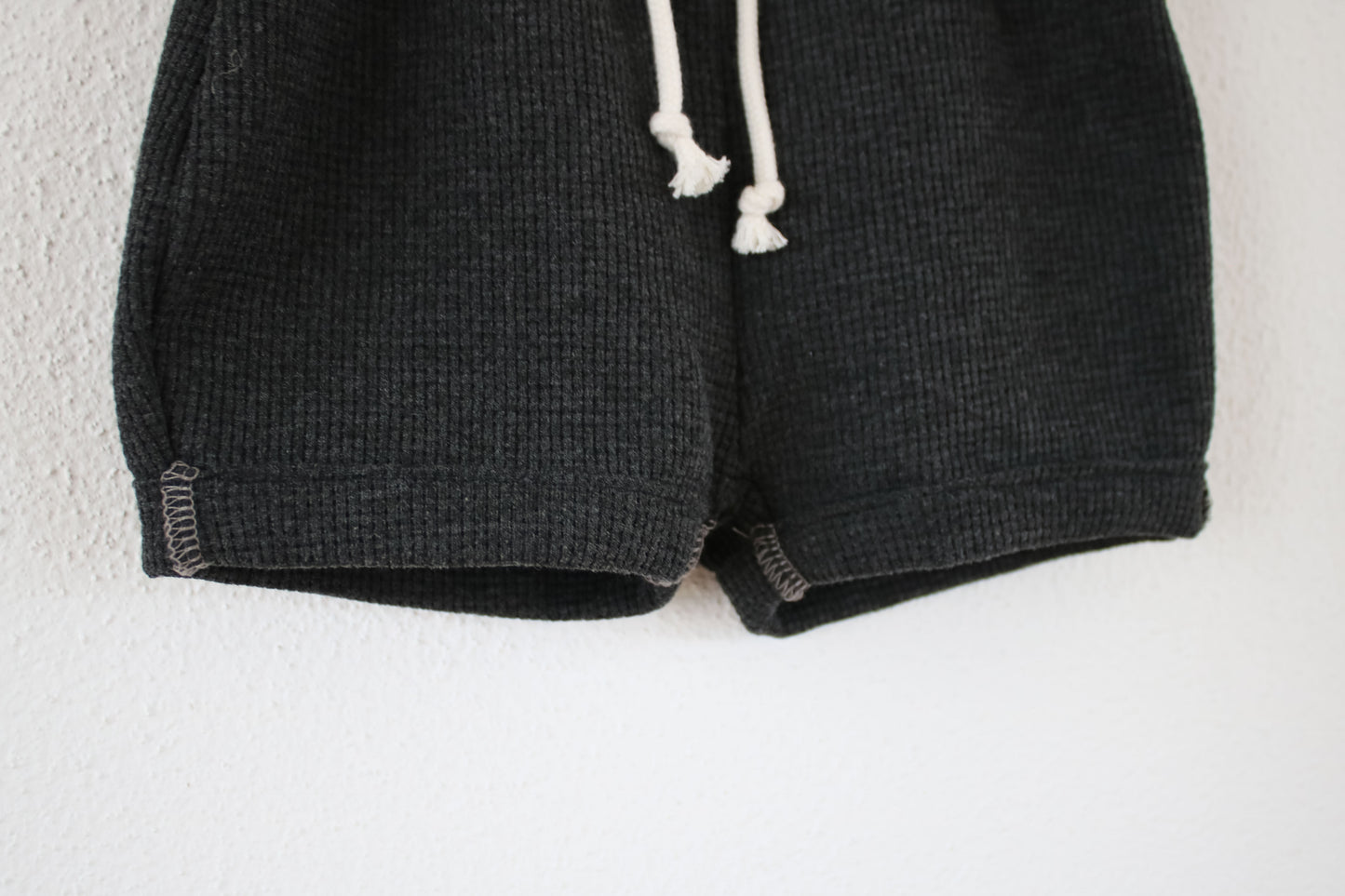Shorts "Waffel" (Anthrazit)
