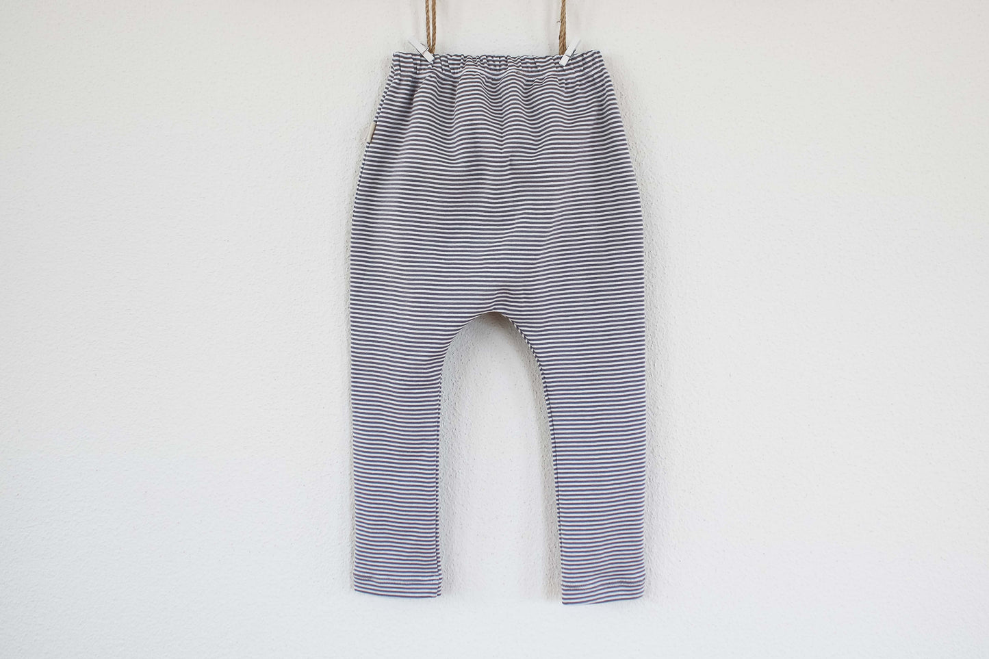 Sweat-Hose mit Kordel (Stripes)