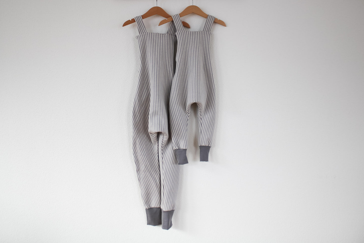 Latzhose "Stripes"