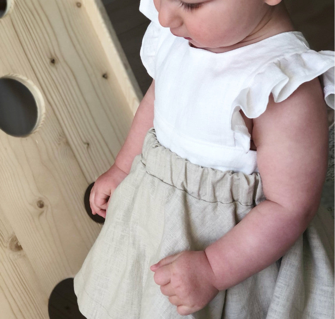 Ruffled Romper "Leinen" (Creme)
