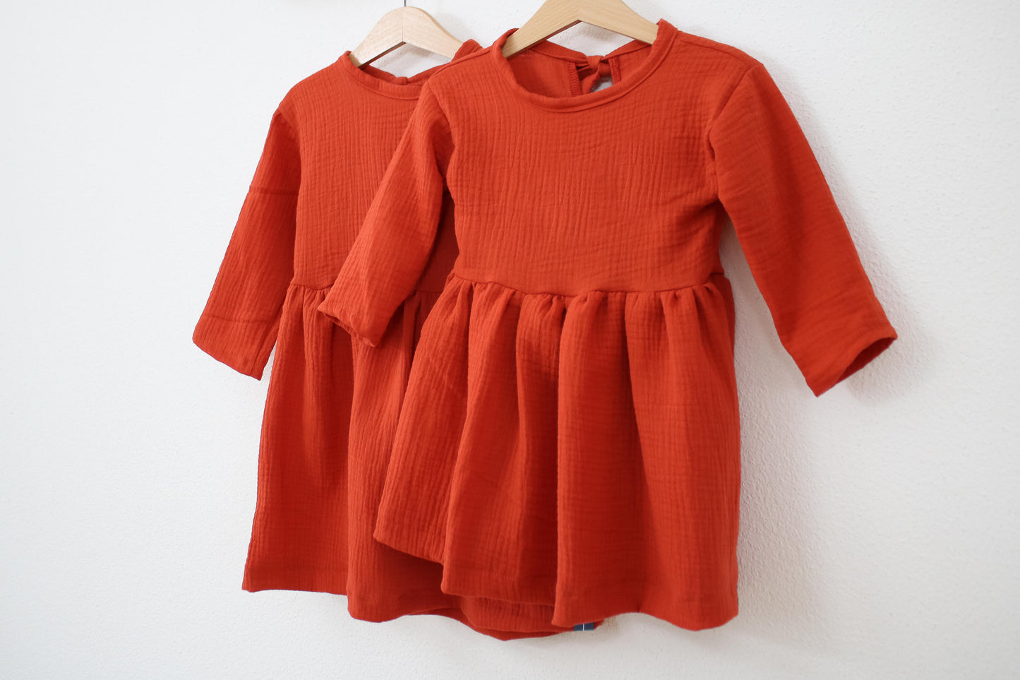 Schwingendes Musselin Kleid "Dusty Pepper" (Cayenne)