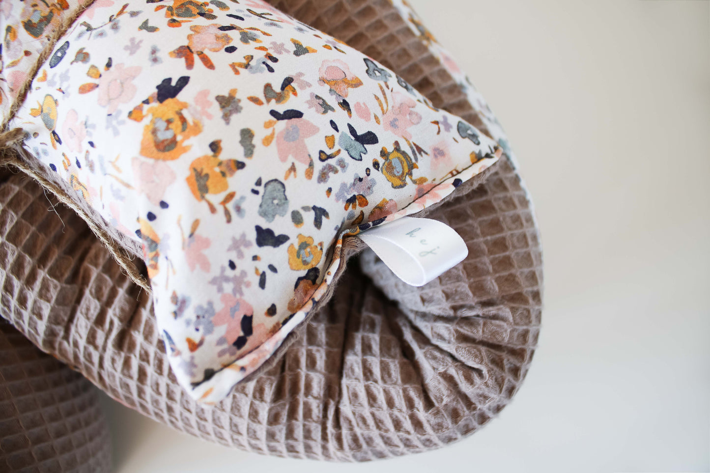 Kinderwagenschlange "Flowers" (Smokey Beige)