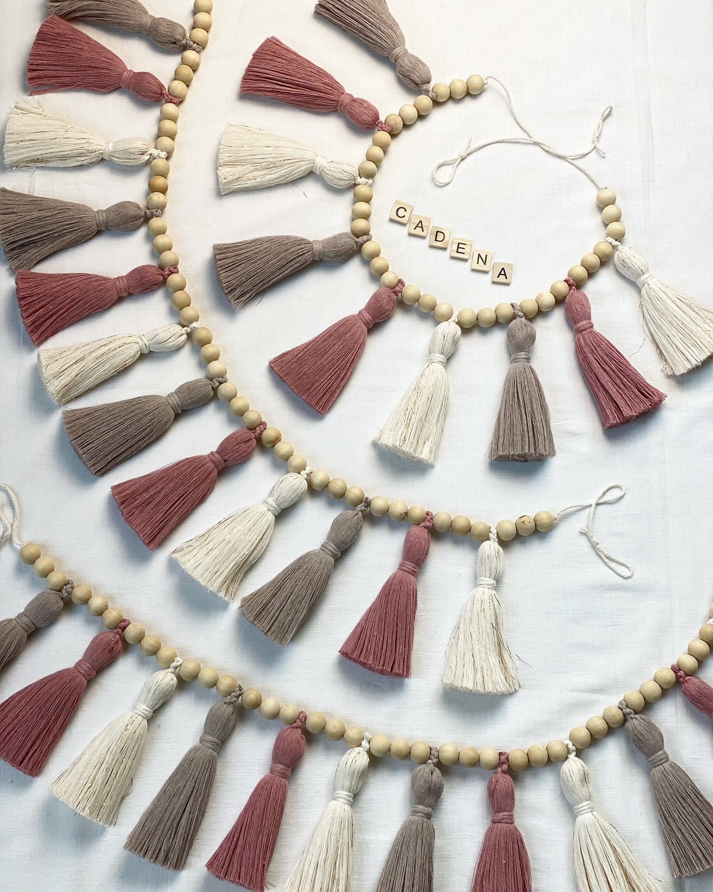 Girlande "Tassel - Blush" (Holzperlen & Bio-Baumwolle)