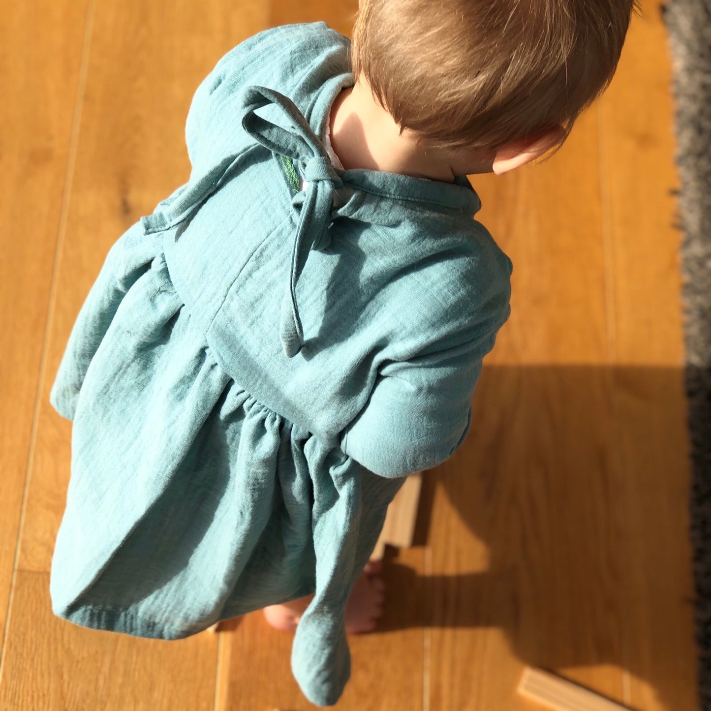 Schwingendes Musselin Kleid "Dusty Mint" (Staubmint)