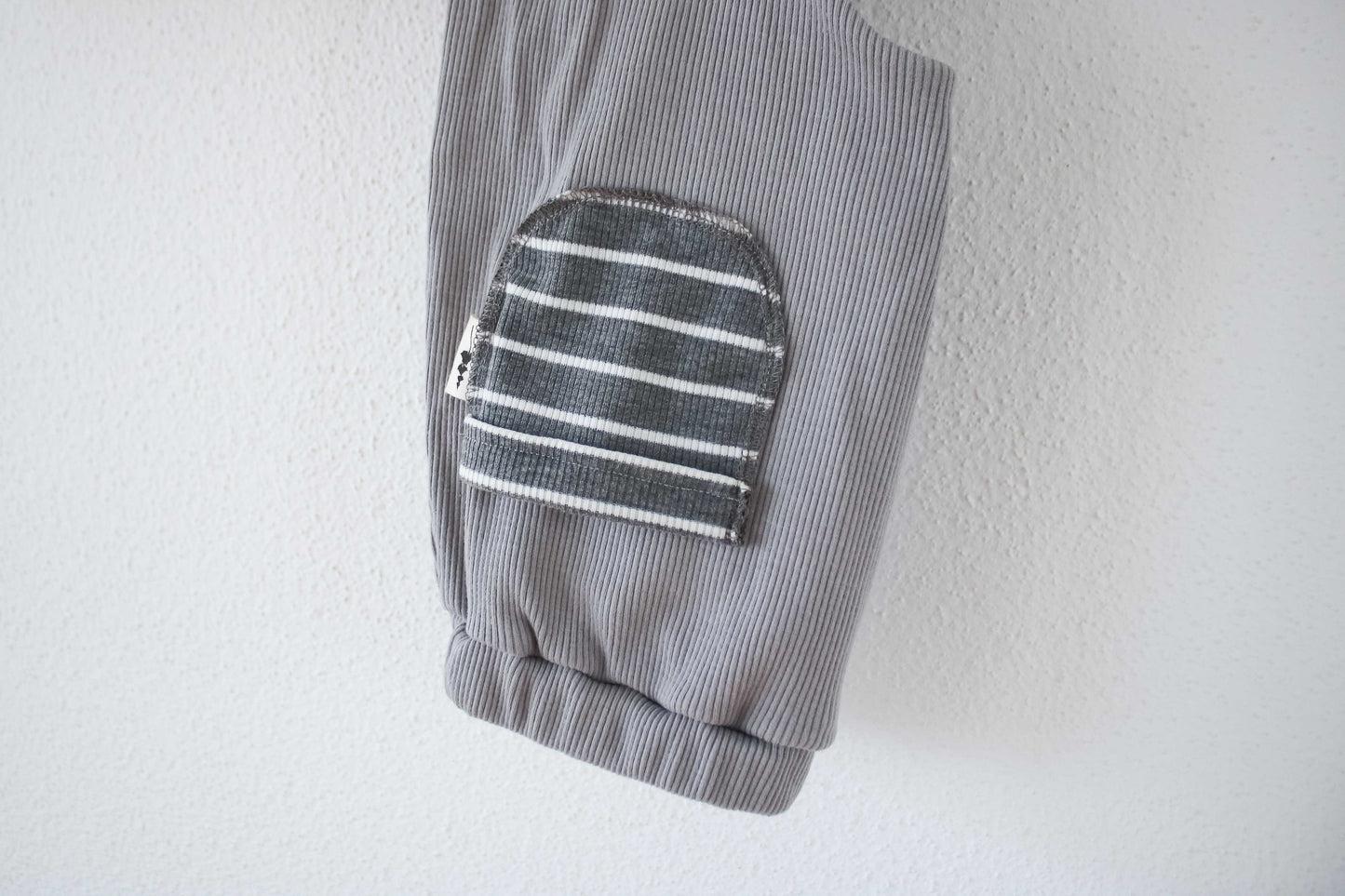 Hose "Ripp" (Grau) mit Tasche