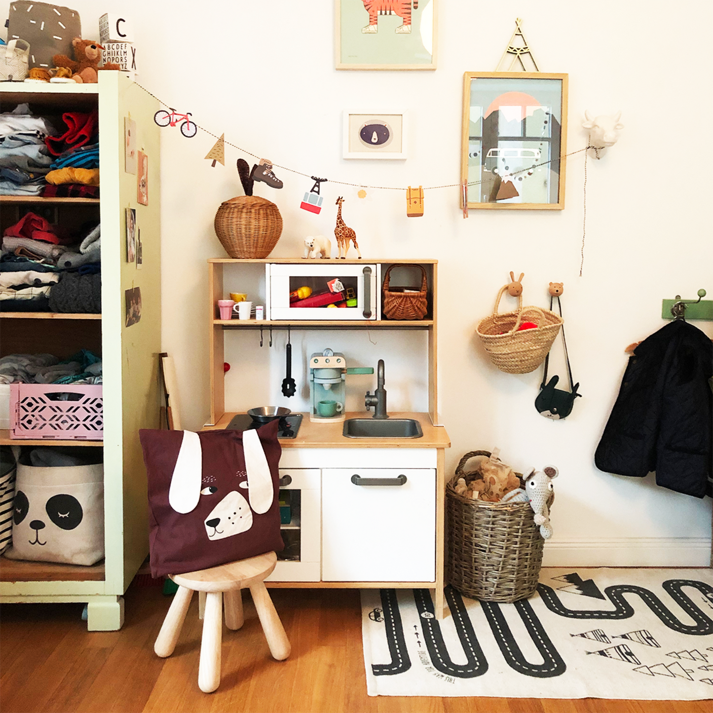 Papier-Girlande "Berg & Alm" von roadtyping