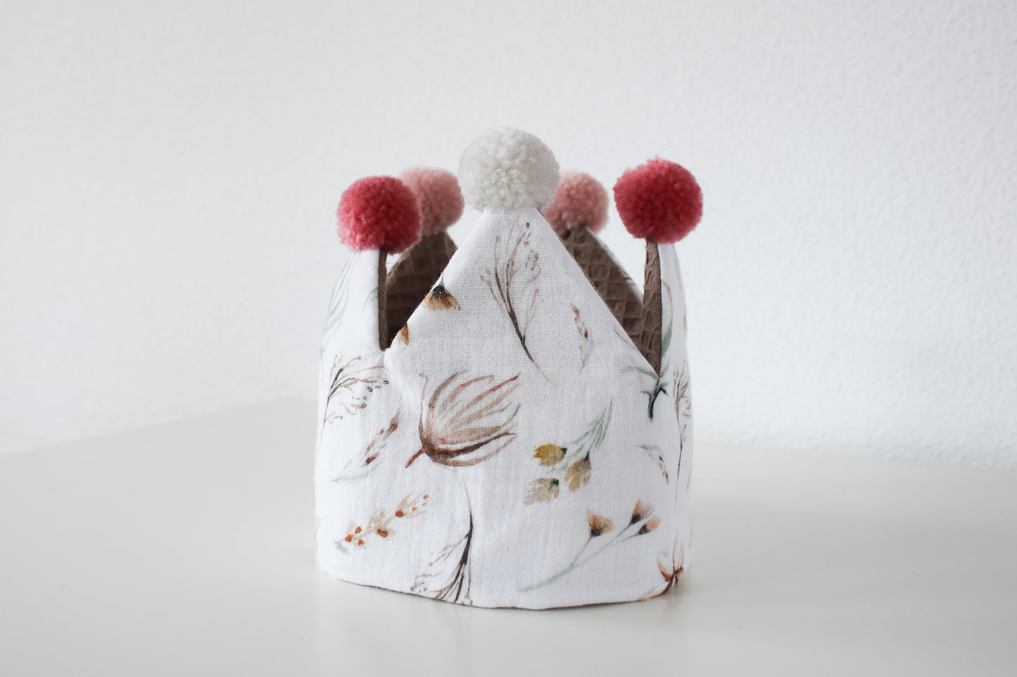 Stoffkrone zum Binden "Kinder-Geburtstag & Co" (Smokey Beige/Feenblumen)