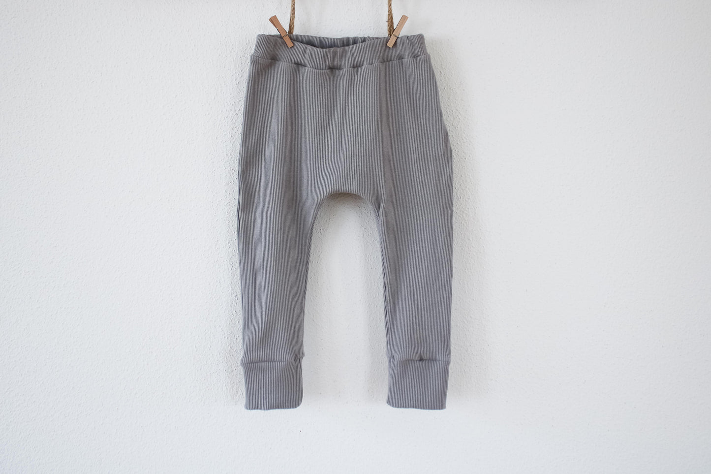 Hose "Ripp" (Grau) mit Tasche