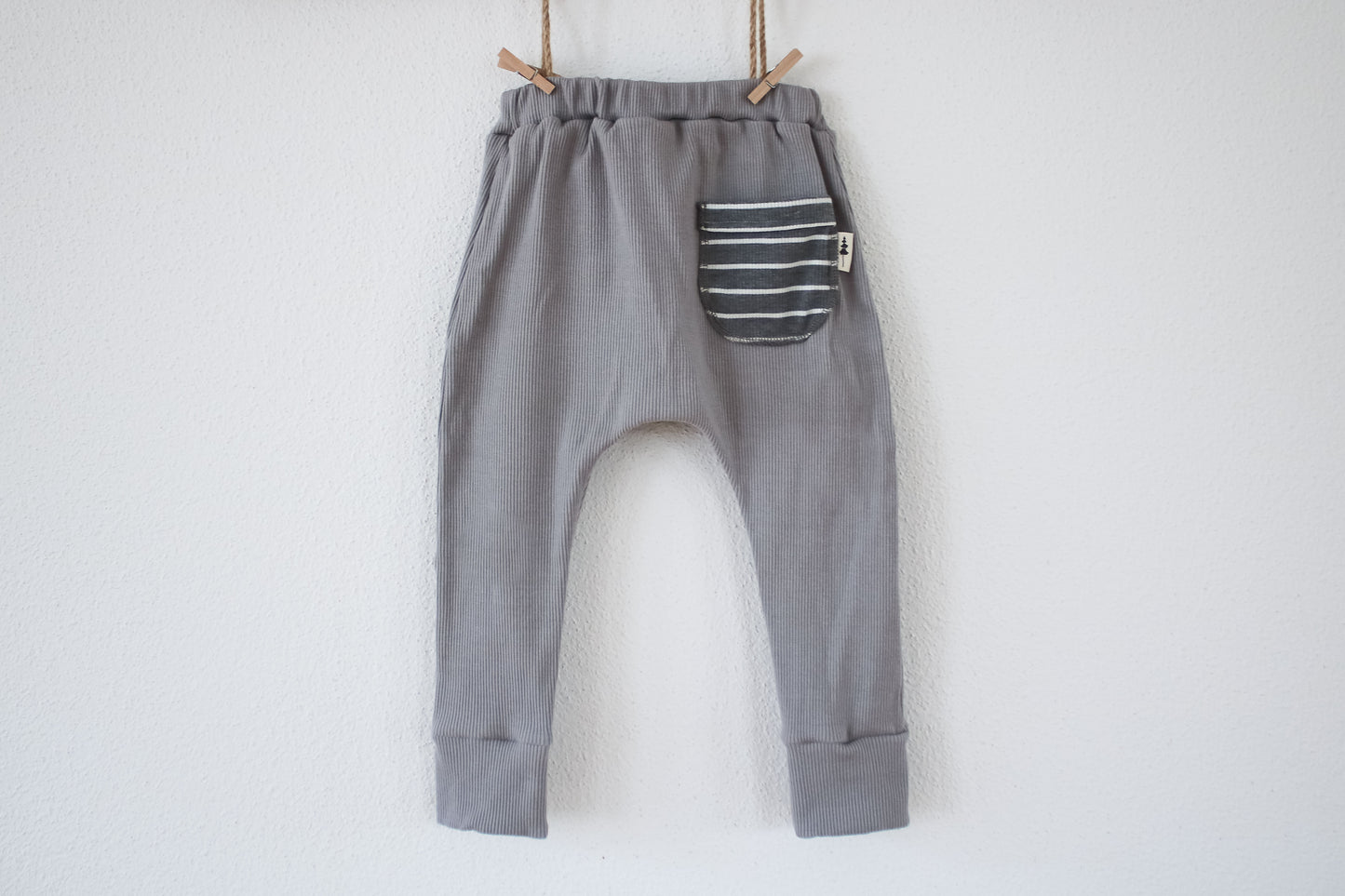 Hose "Ripp" (Grau) mit Tasche