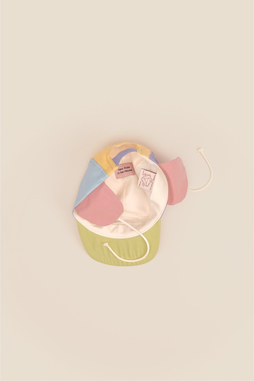 Cap "Wolly" (Pastel Multi) von New Kids in the House