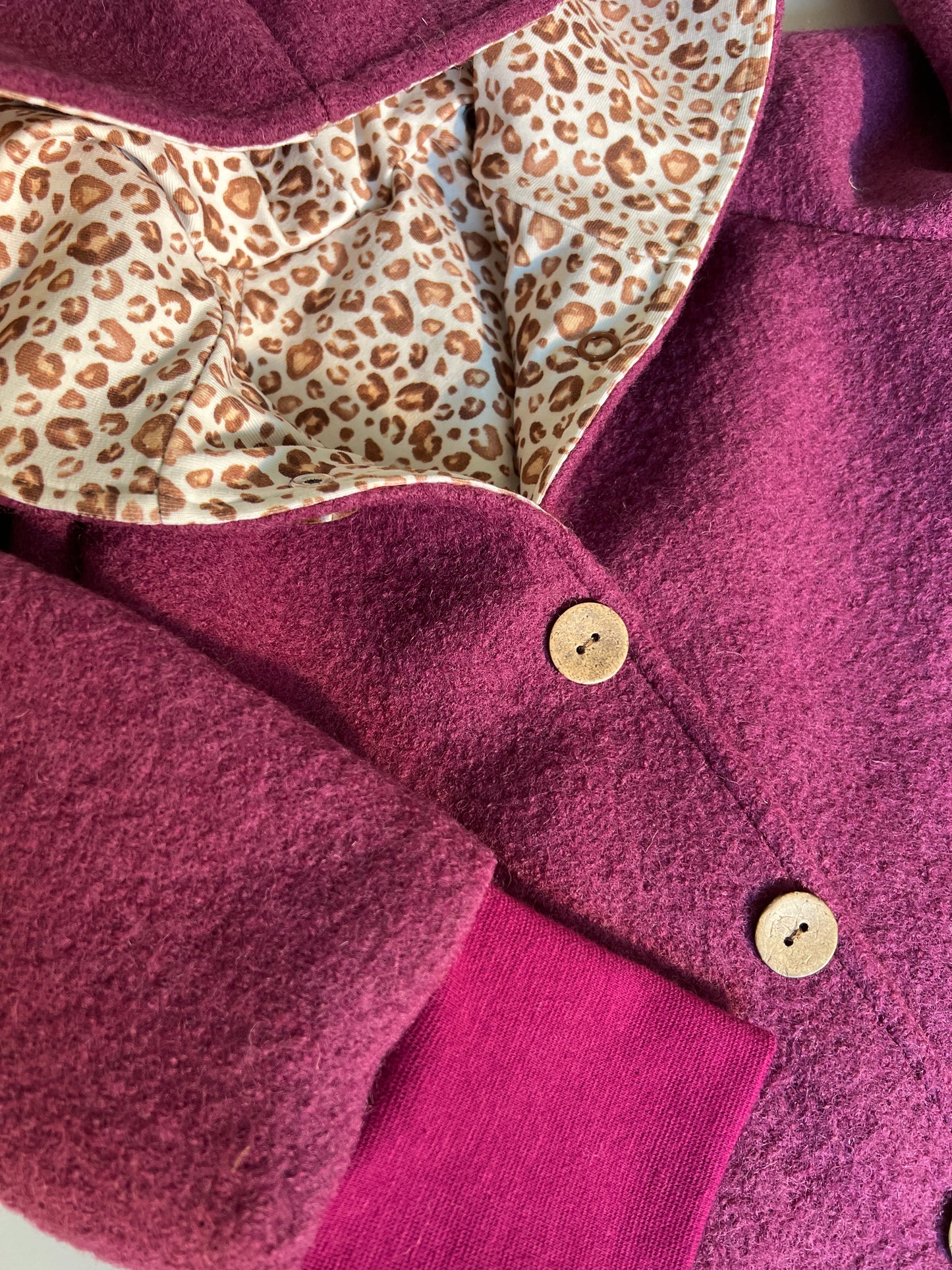 Wollwalk Jacke "Leo" (Beere) - handgemacht