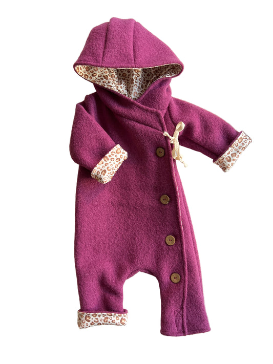 Wollwalk Overall "Leo" (Beere) - handgemacht