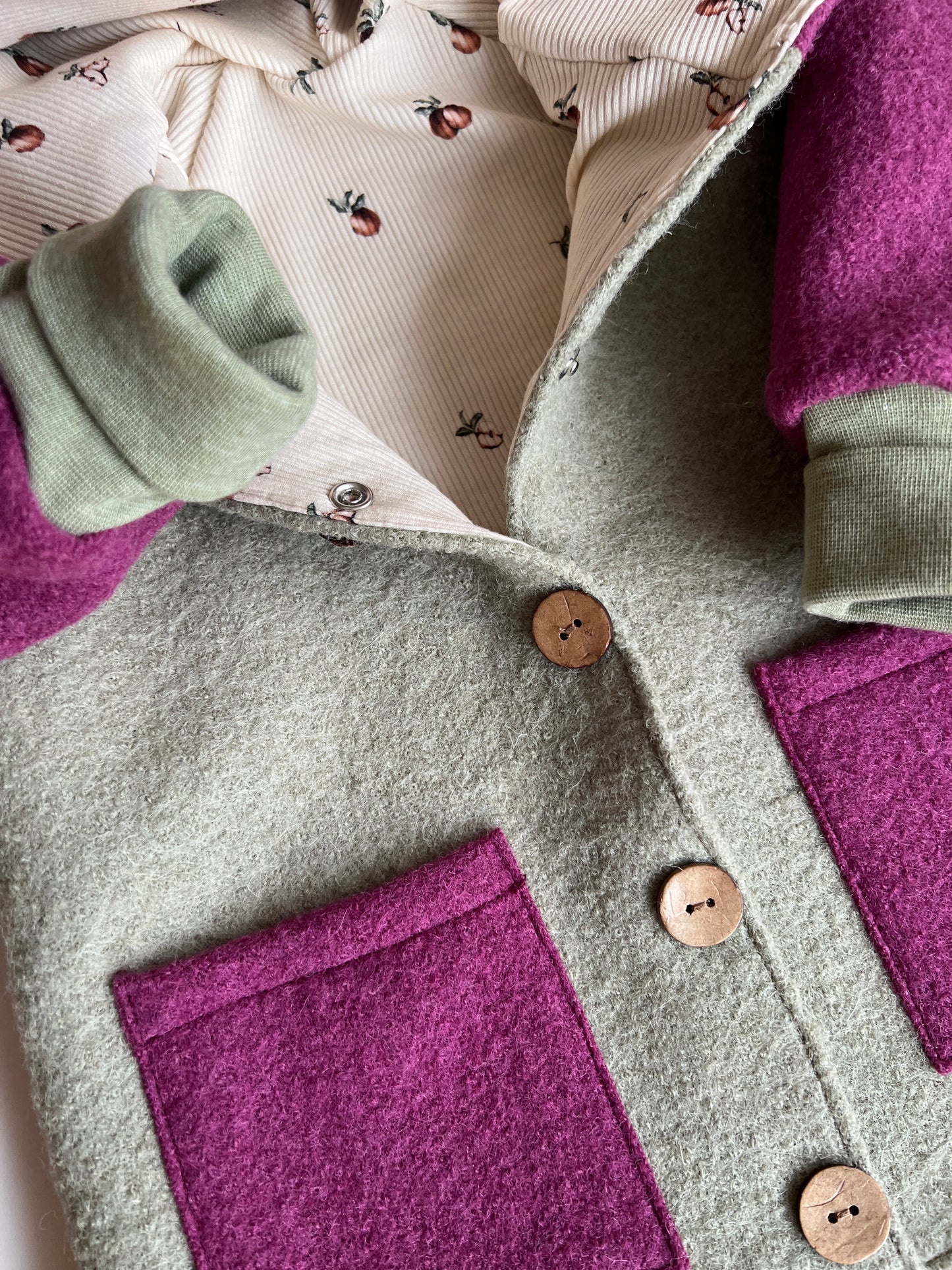 Wollwalk Jacke "Vintage Apple" (Mix Hellgrün & Beere) - handgemacht