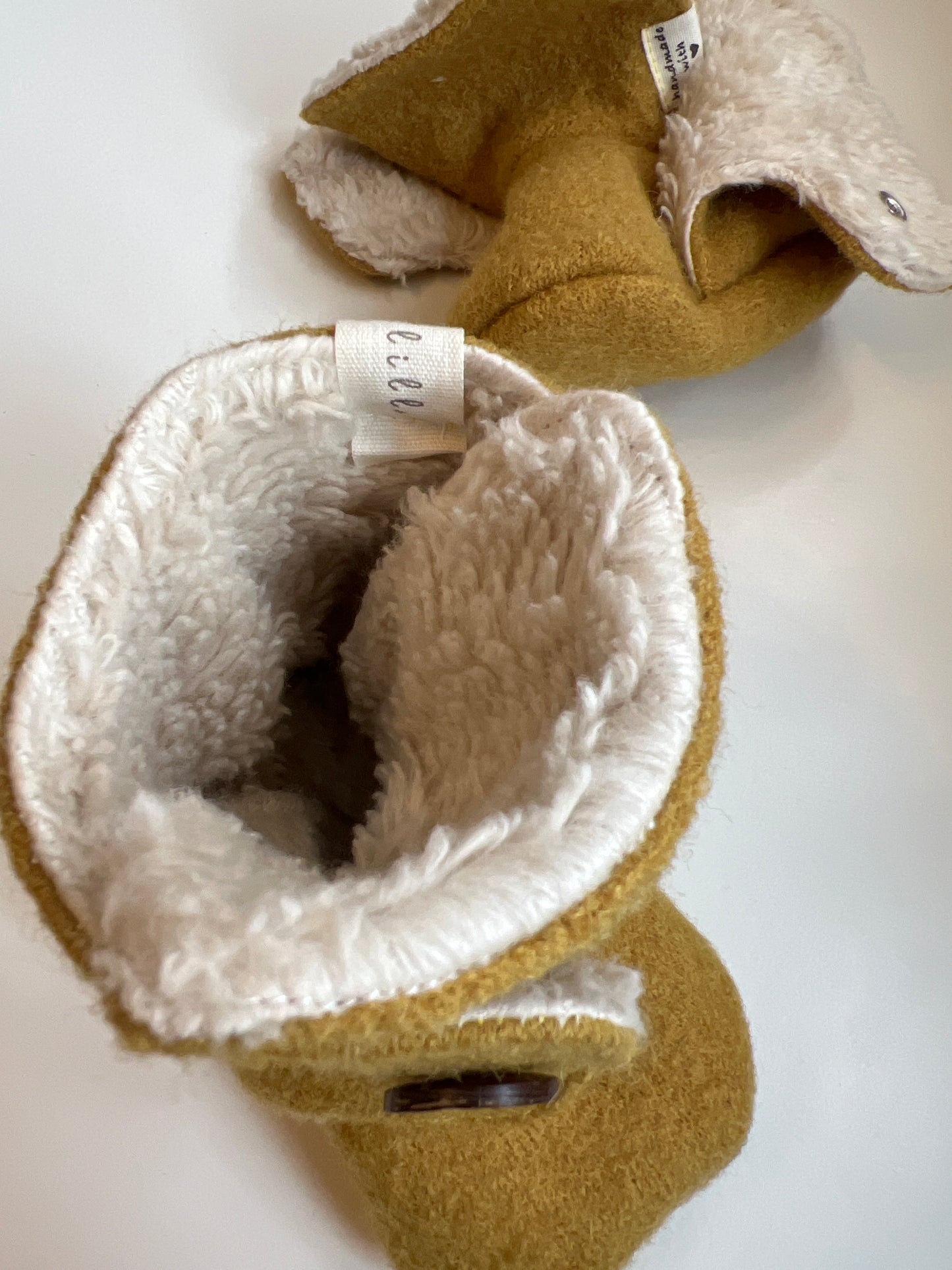 Wollwalk Schühchen "Teddy" (Gelb) - handgemacht