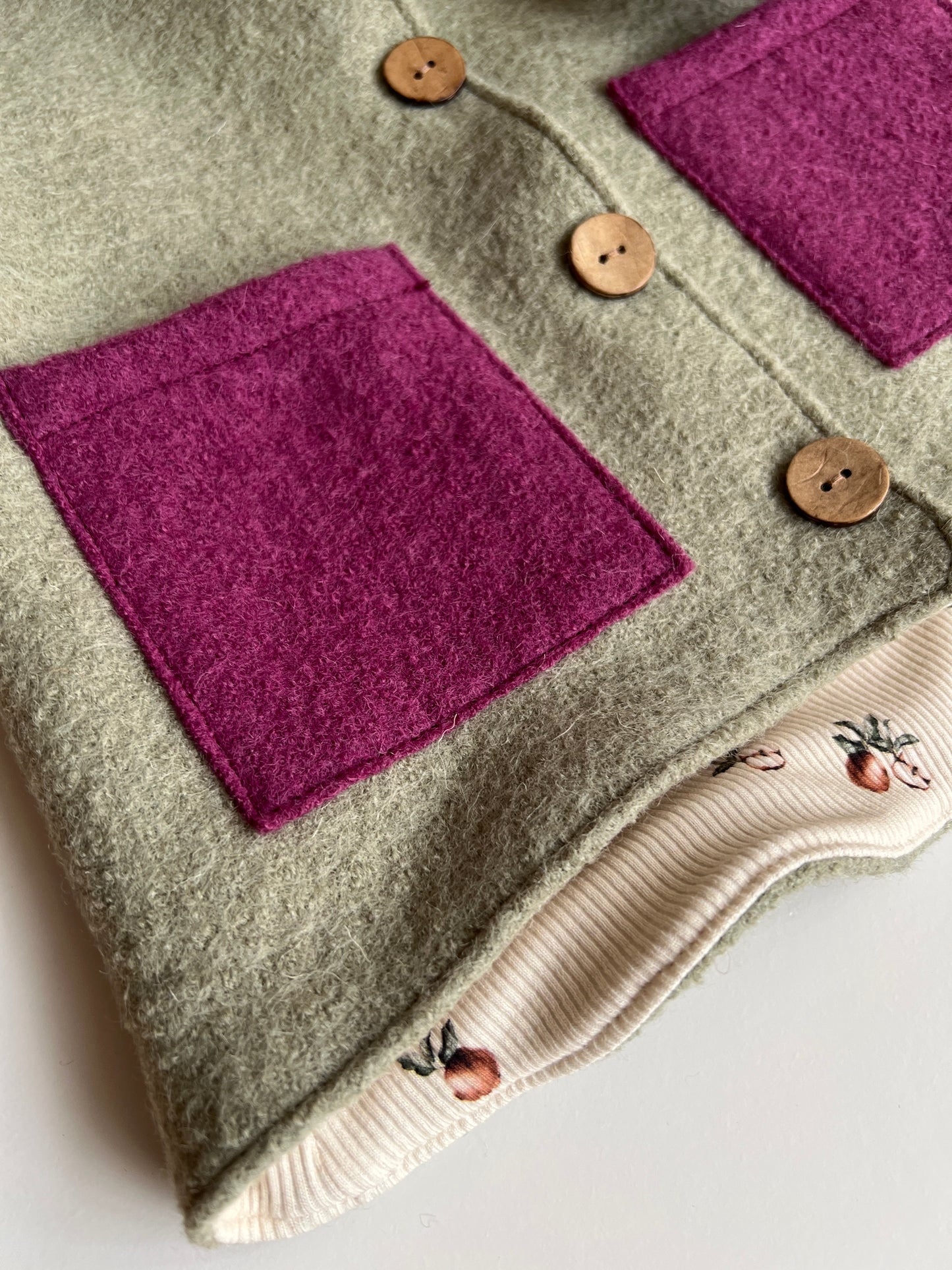 Wollwalk Jacke "Vintage Apple" (Mix Hellgrün & Beere) - handgemacht
