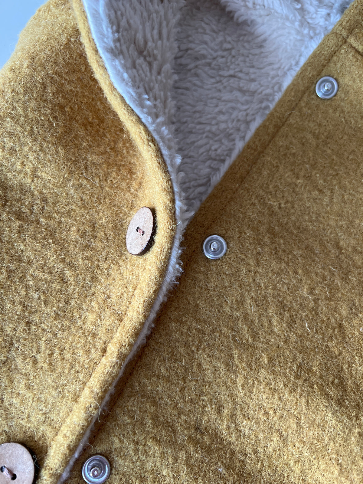 Wollwalk Weste (Senfgelb) mit Teddyfutter