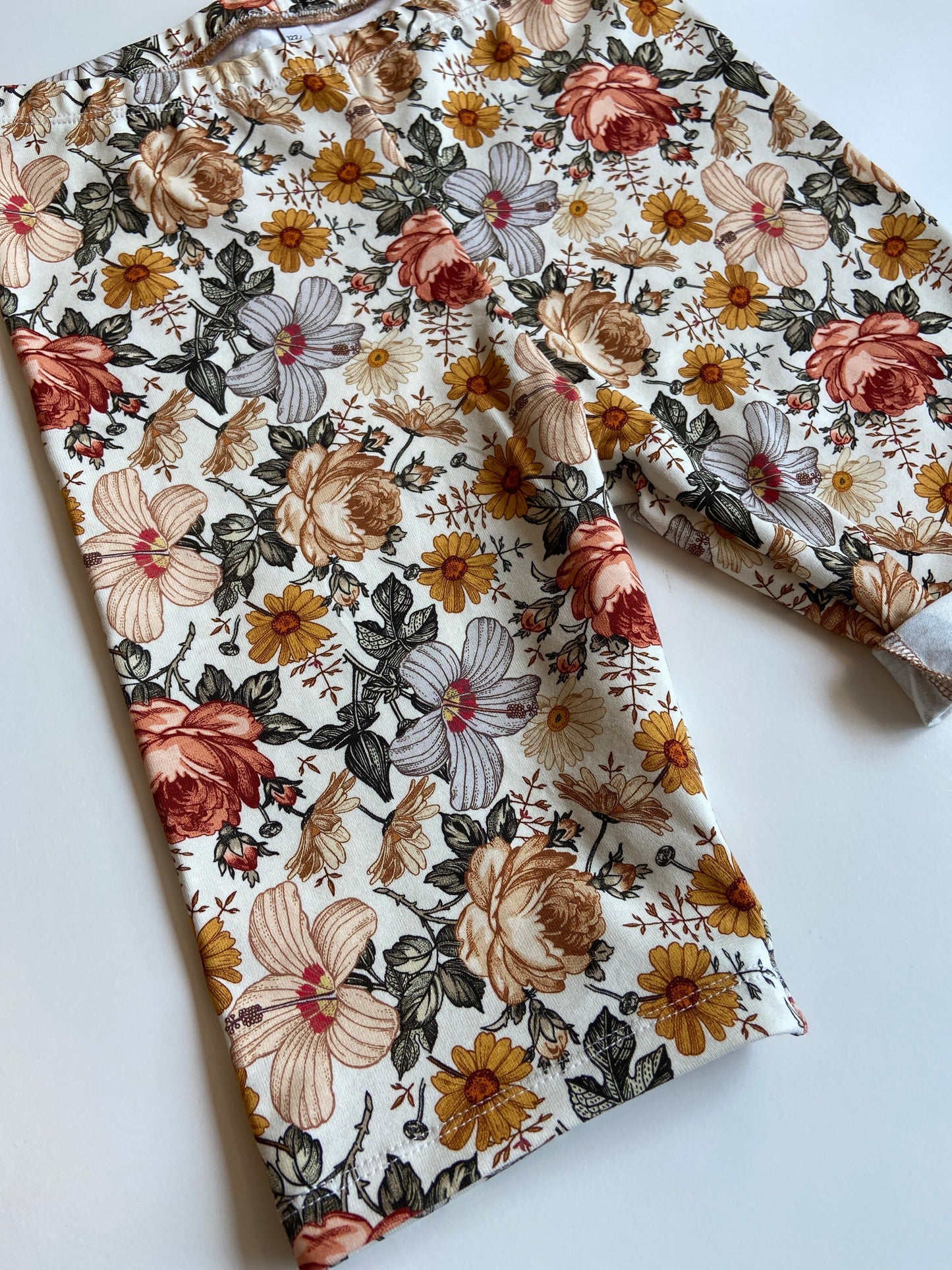 Kurze Leggings "Flowers"