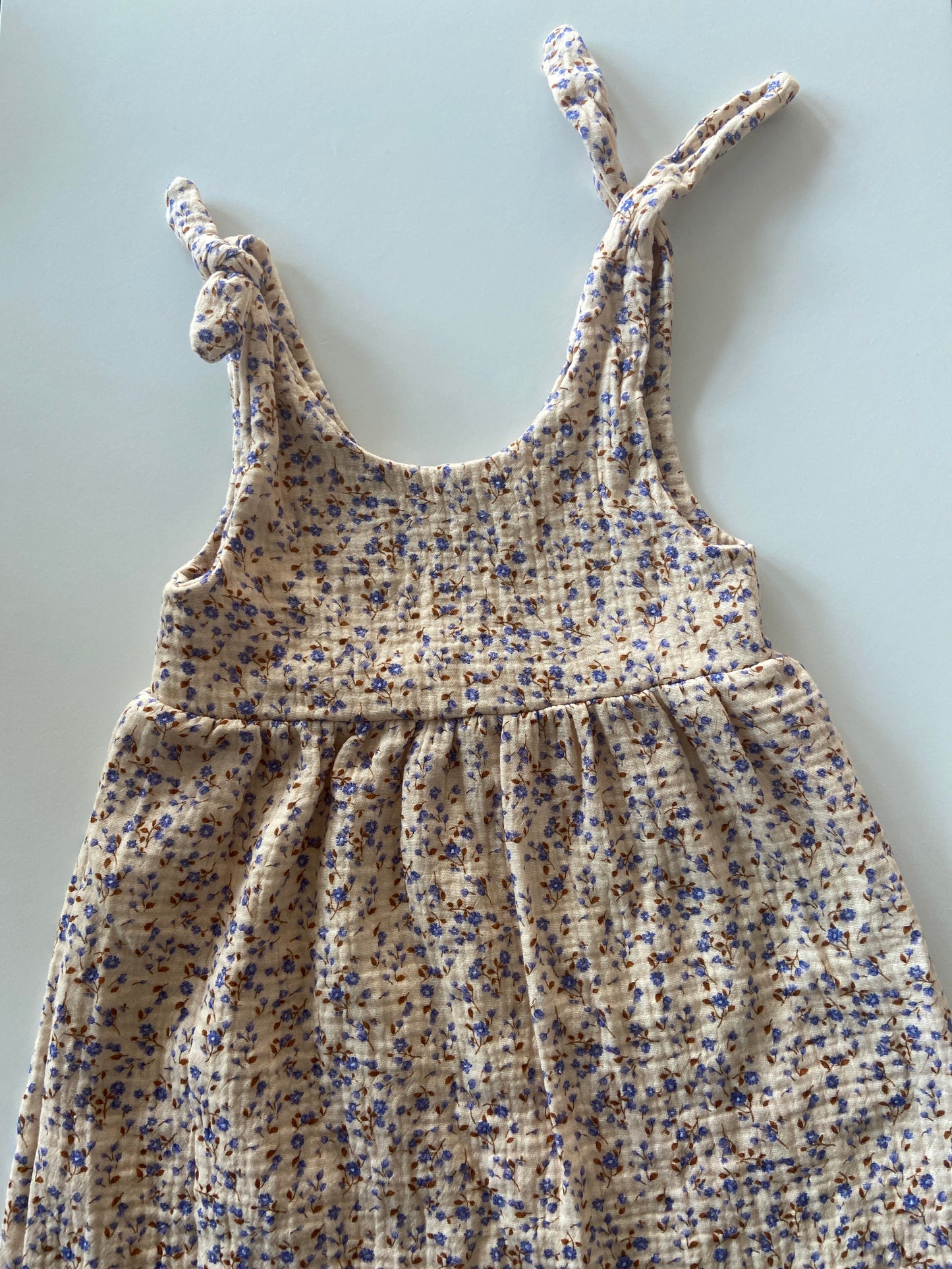 Mitwachsendes Kleid aus Musselin (Kornblume)