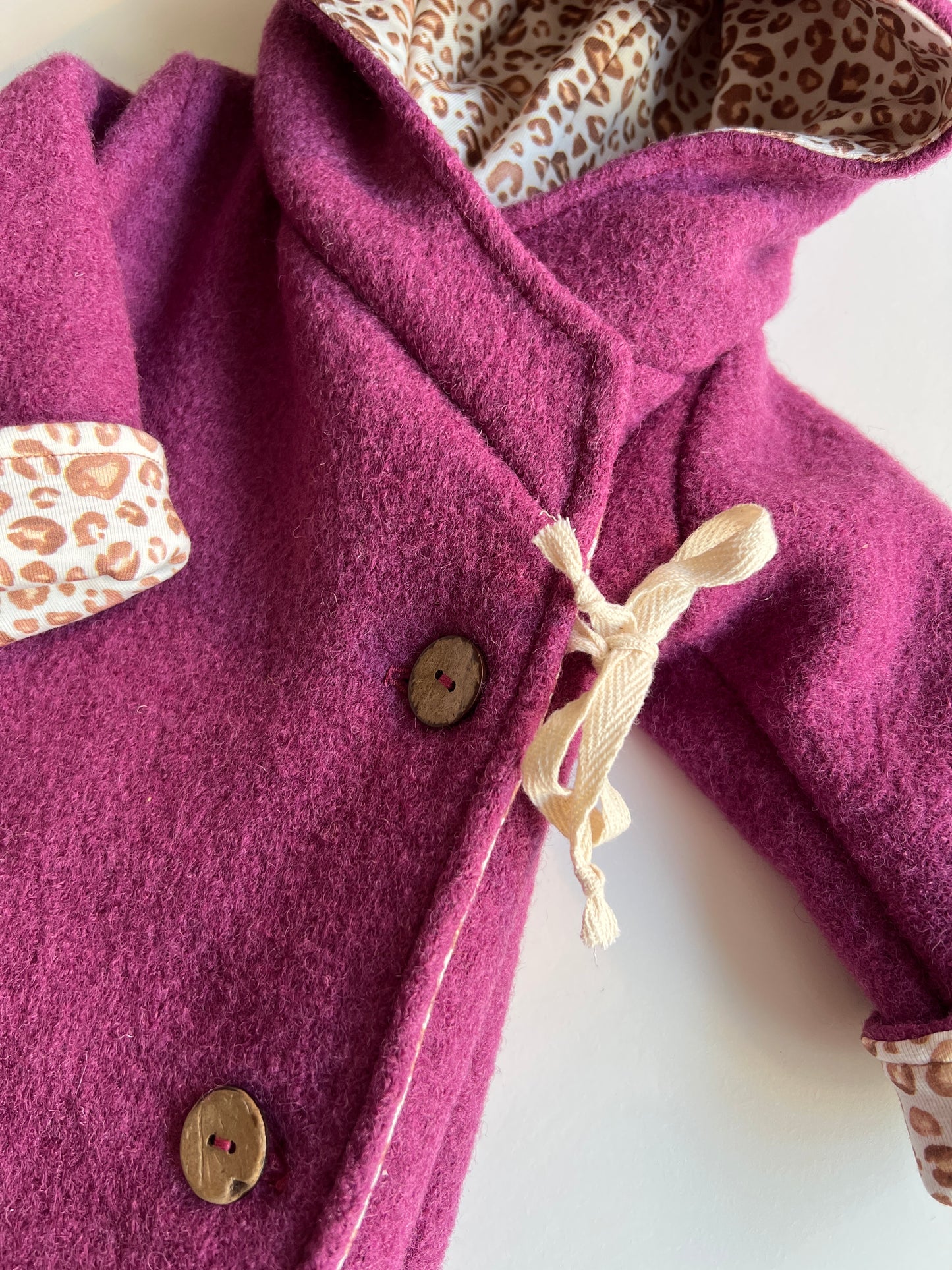 Wollwalk Overall "Leo" (Beere) - handgemacht