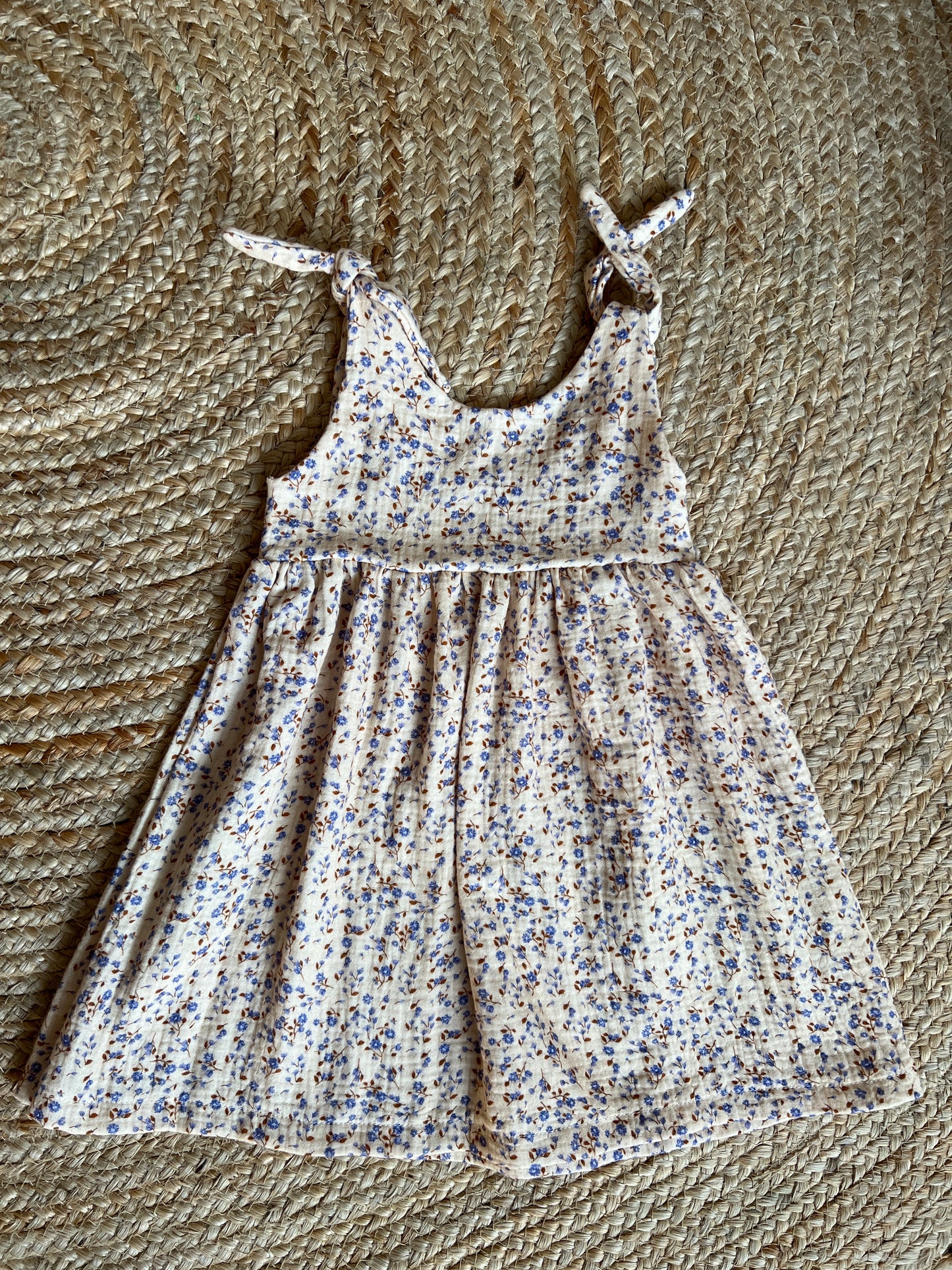 Mitwachsendes Kleid aus Musselin (Kornblume)