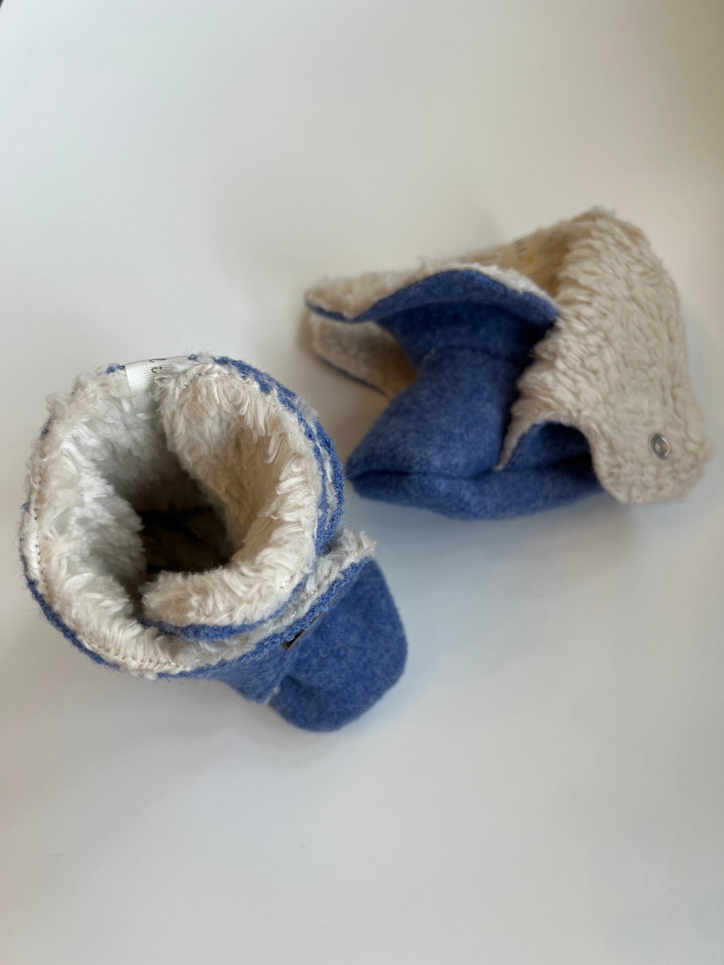 Wollwalk Schühchen "Teddy" (Blau) - handgemacht