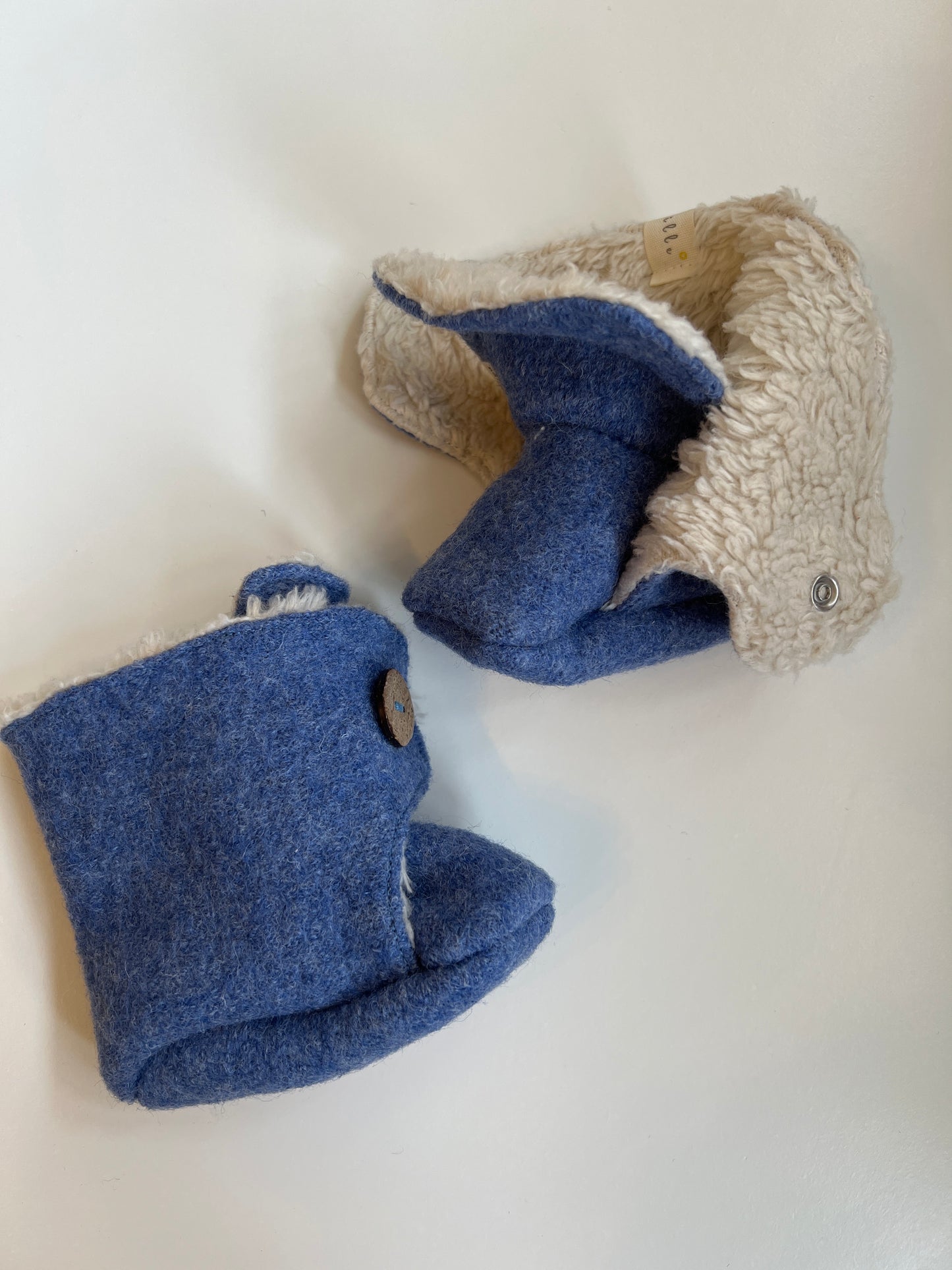 Wollwalk Schühchen "Teddy" (Blau) - handgemacht