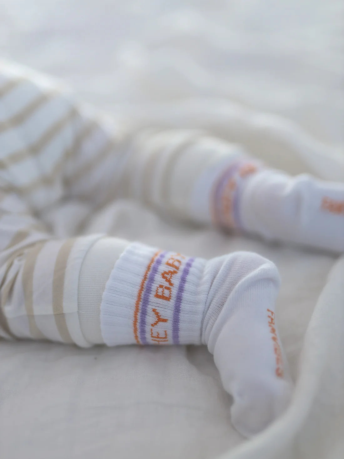 "HEY BABY" Socken (Lavendel) von famvibes