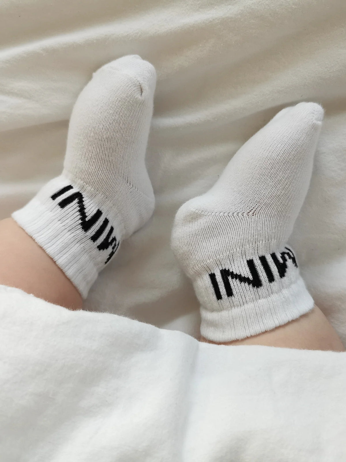 "MINI" Socken (Weiß) von famvibes