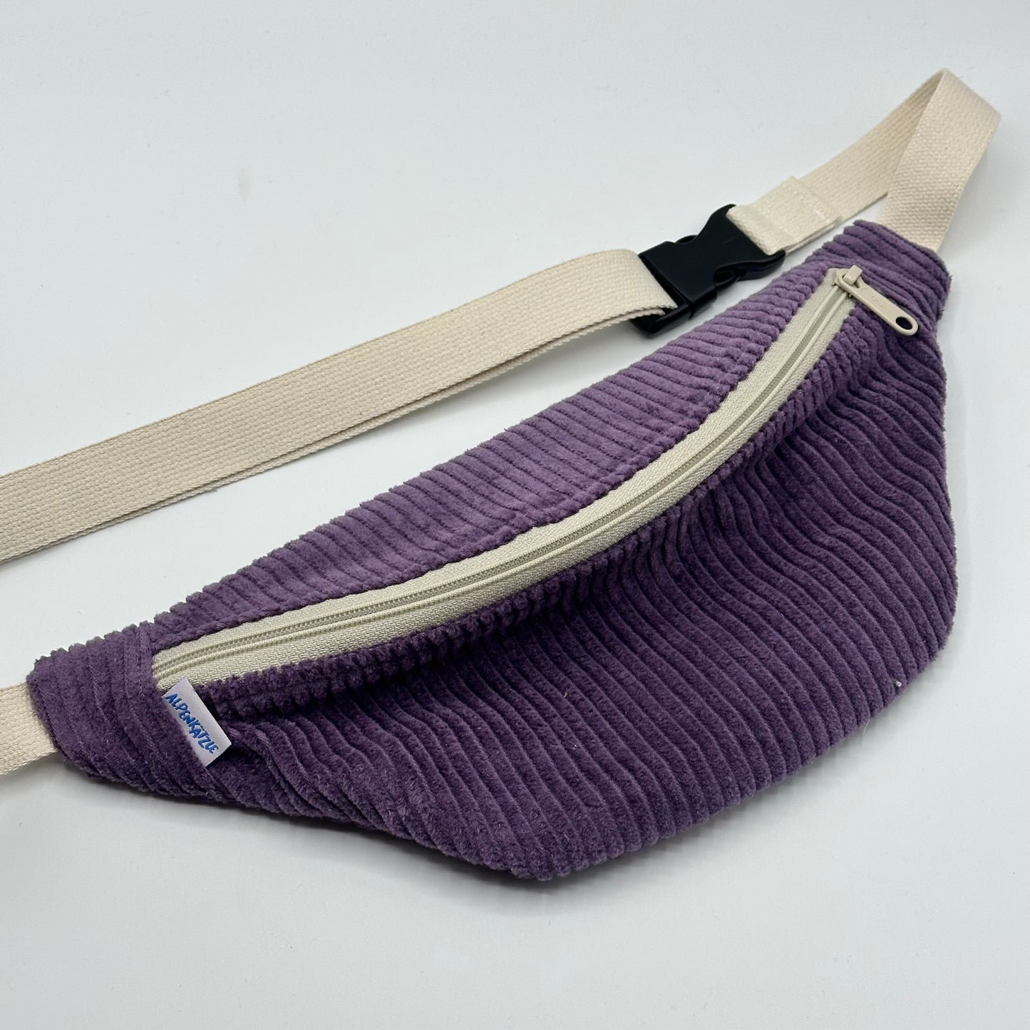 Crossbody Bag "Cord" von Alpenkätzle