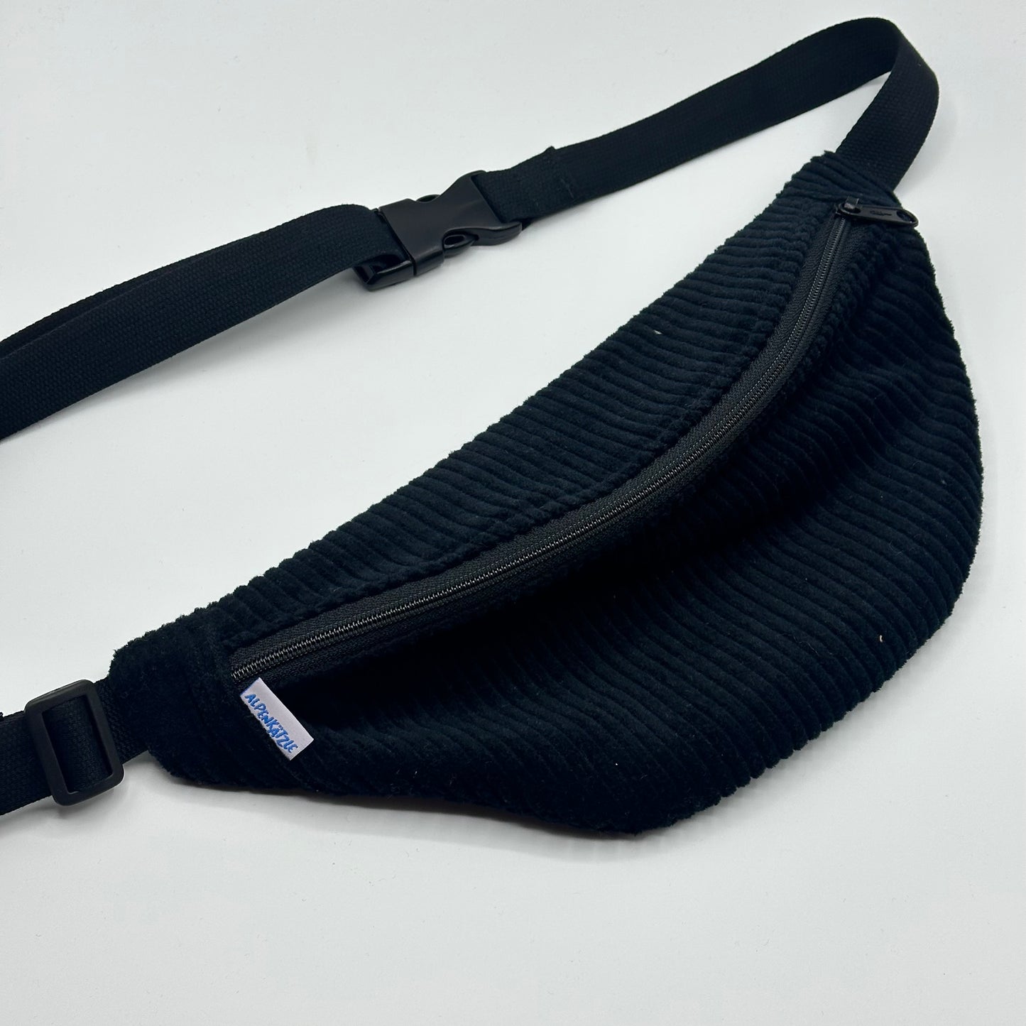 Crossbody Bag "Cord" von Alpenkätzle