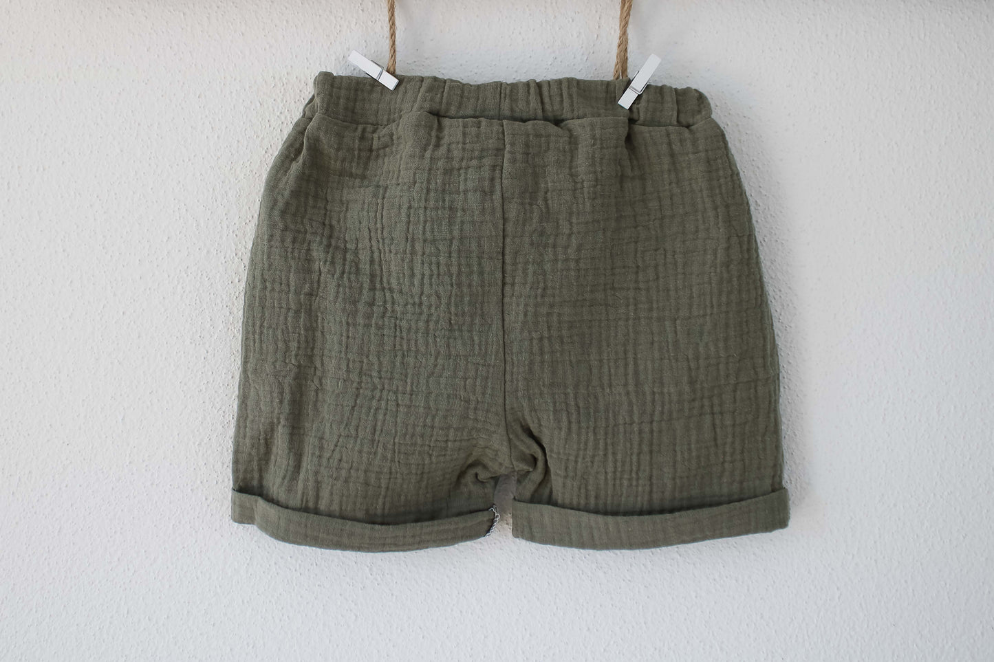 Shorts "Musselin" (Oliv)